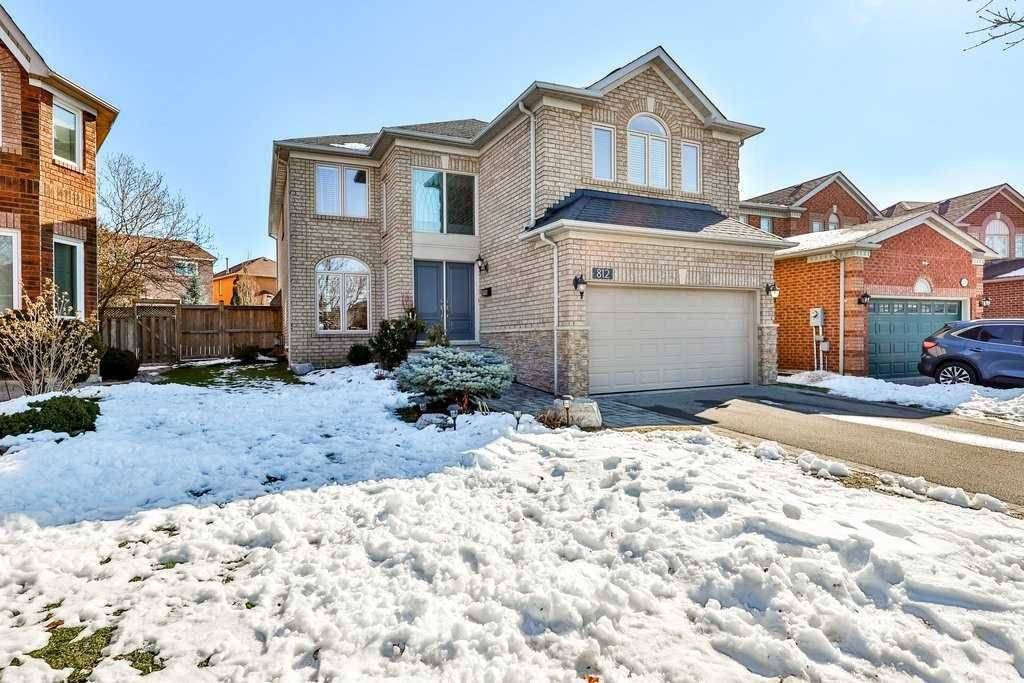 Mississauga, ON L5V 1X4,812 Drysdale DR