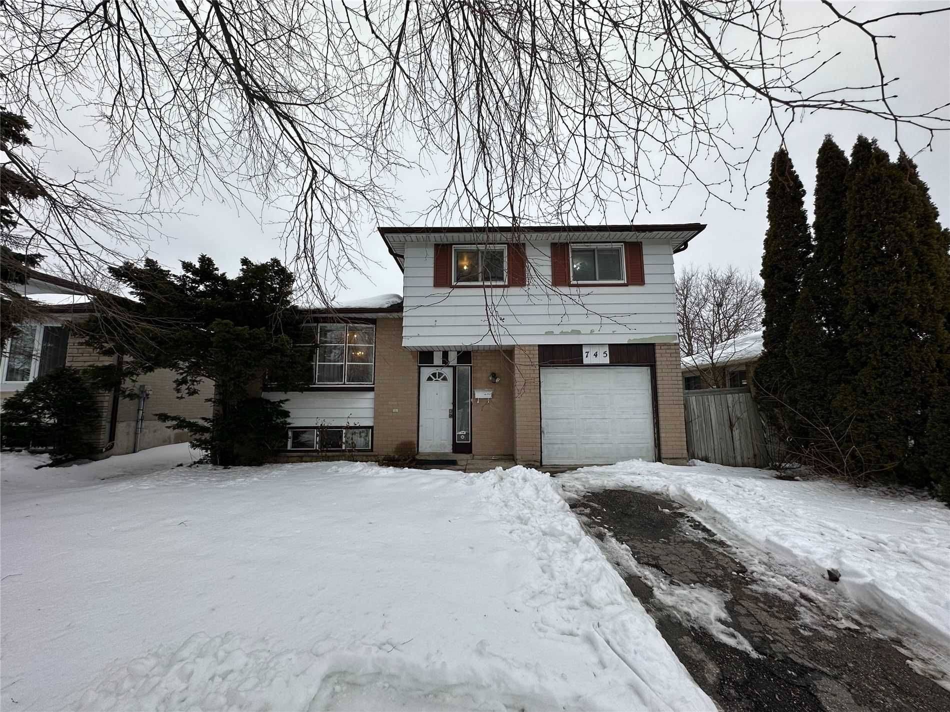 Waterloo, ON N3H 4Y5,745 Kummer CRES