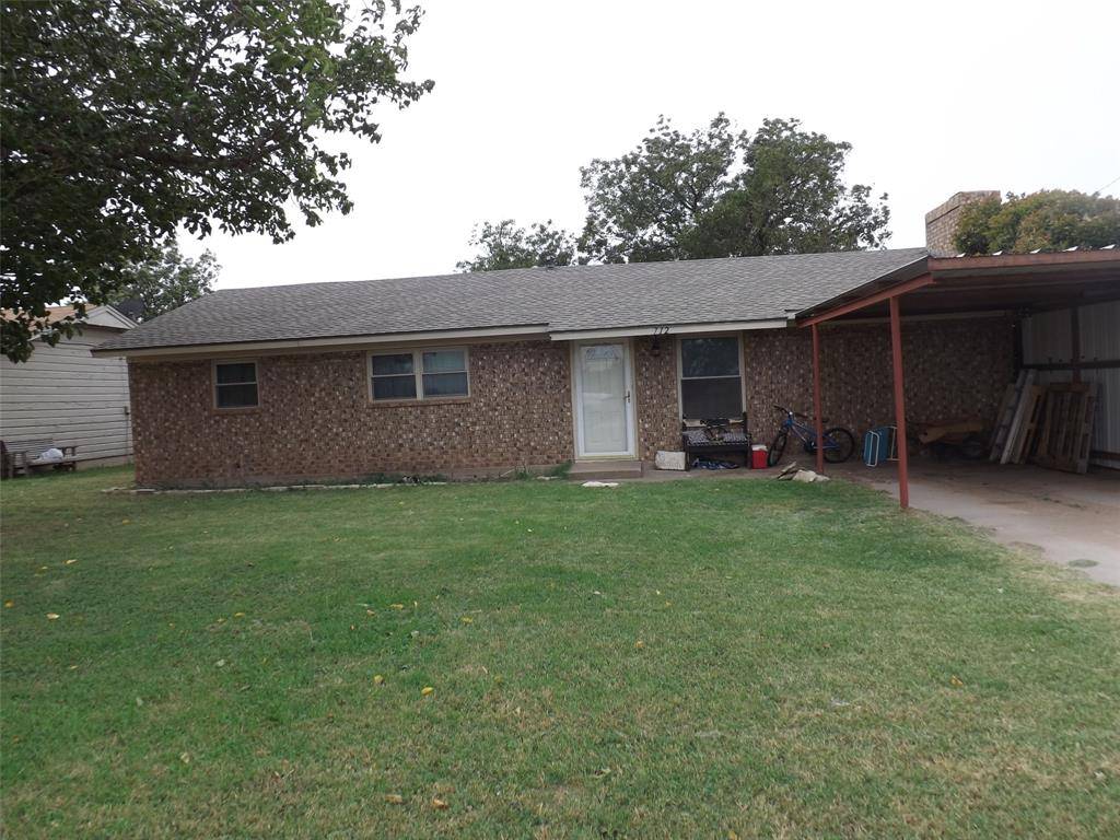 Hamlin, TX 79520,712 NW Avenue G