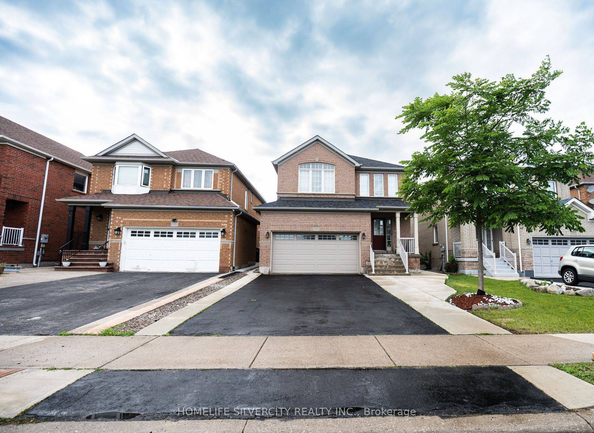 Brampton, ON L6R 3A3,34 Feather Reed WAY