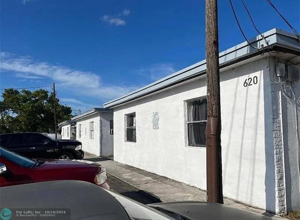 Fort Lauderdale, FL 33311,620 NW 14th Ave  #3