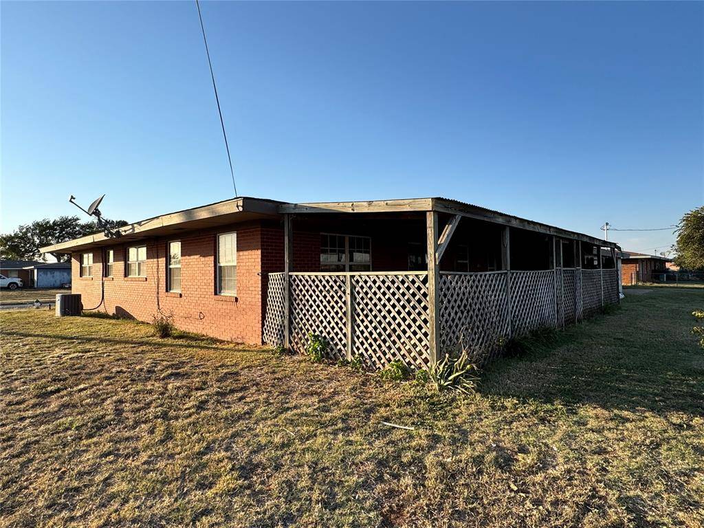 Burns Flat, OK 73647,404 W Chickasaw Trail #A