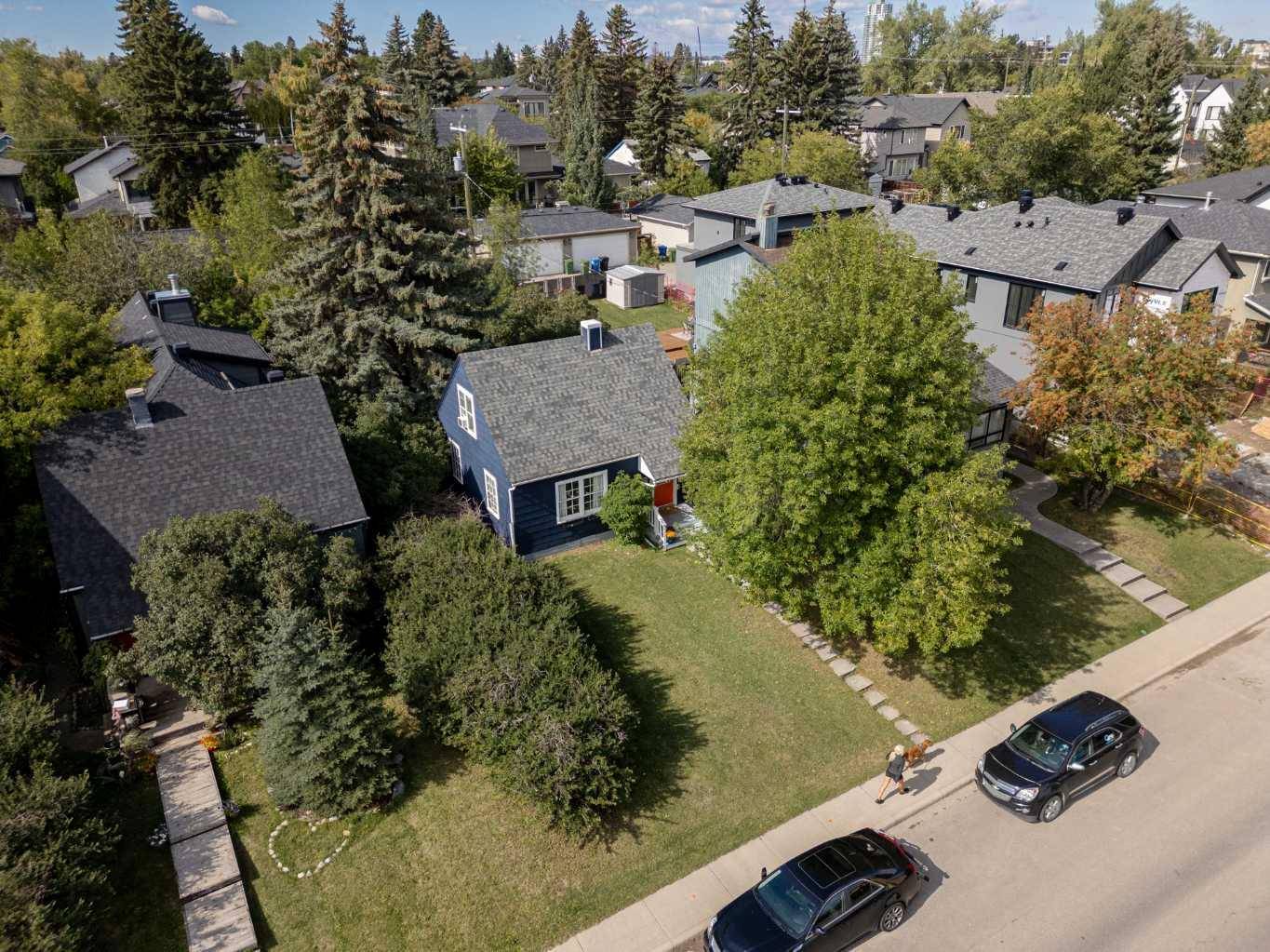 Calgary, AB T3E 1X3,2233 25 ST SW