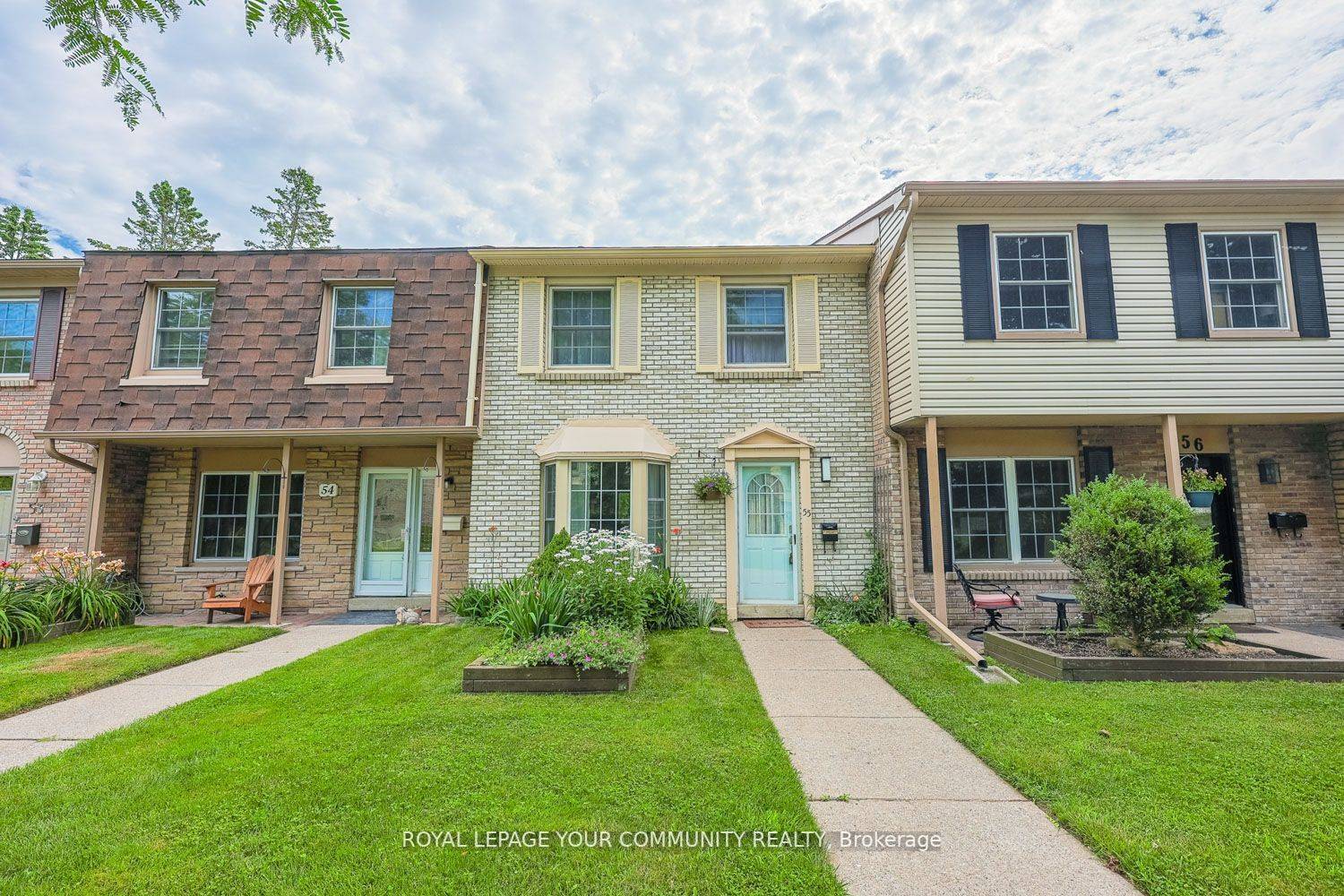 Pickering, ON L1W 3B7,580 Eyer DR #55