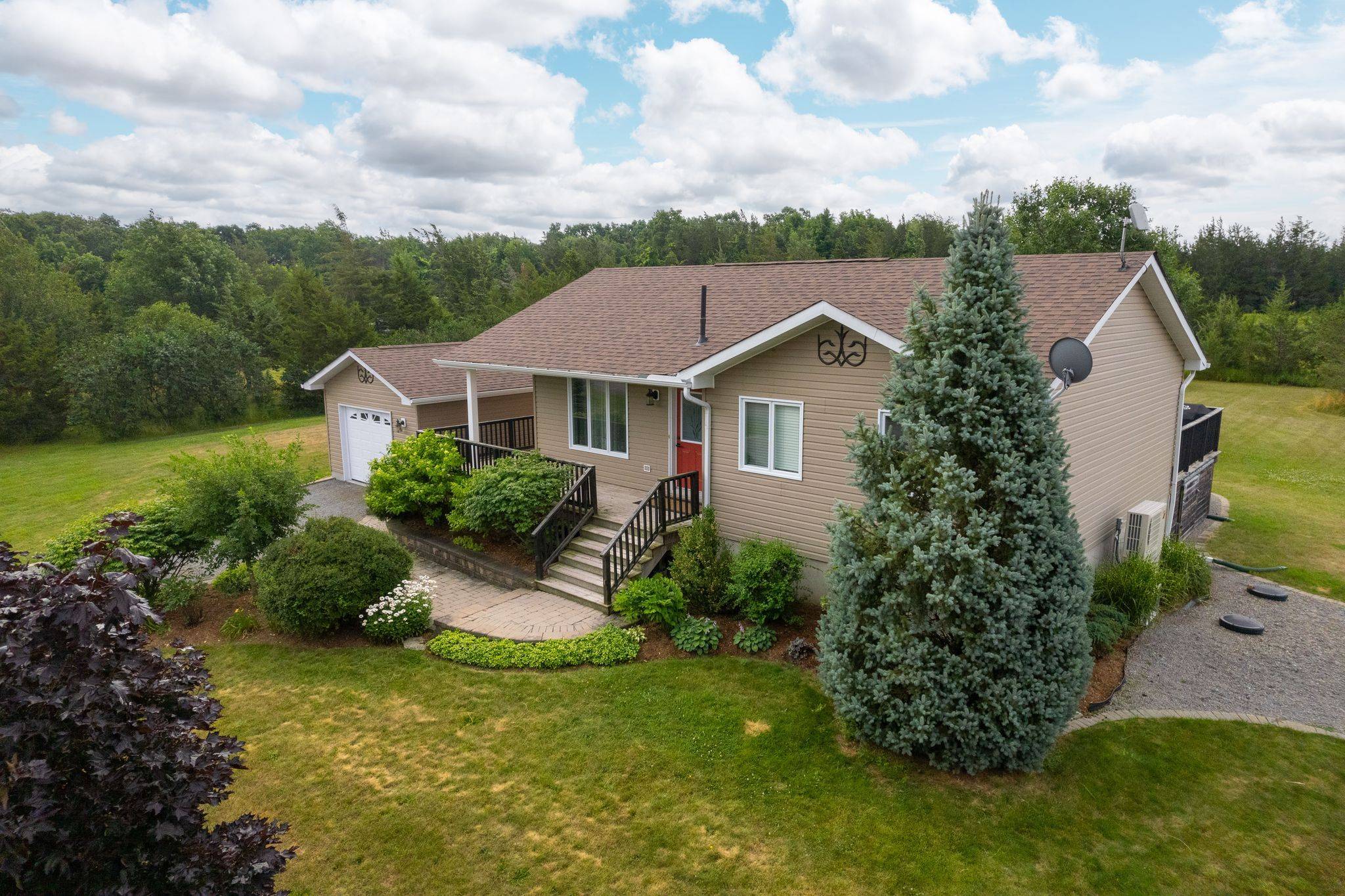 Prince Edward County, ON K0K 2T0,296 Prinyer's Cove CRES