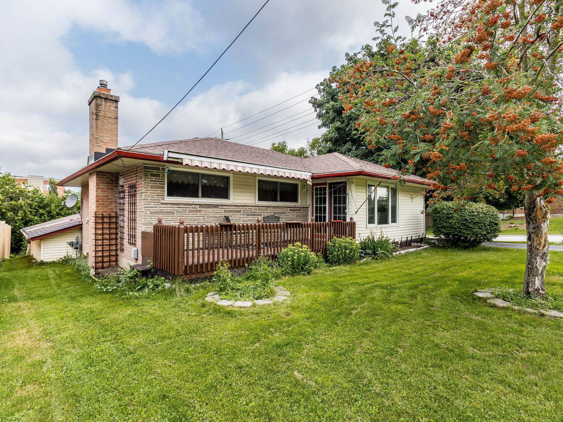 Centre Wellington, ON N1M 1W9,685 Ferrier ST