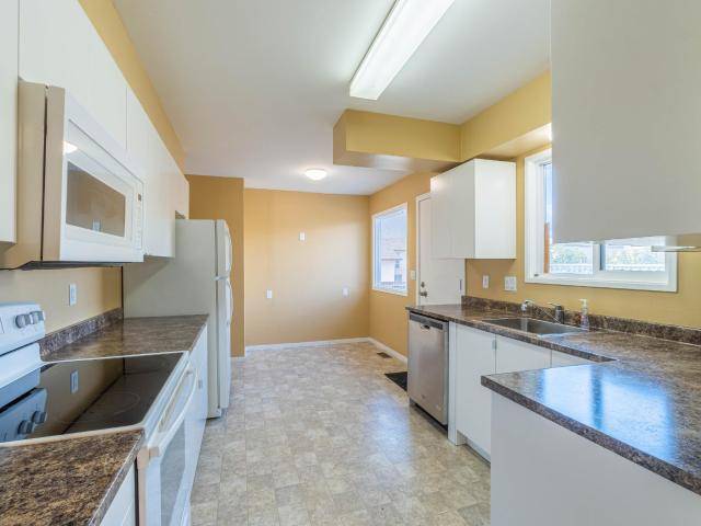 754 CUMBERLAND AVE, Kamloops, BC V2B 1Y9