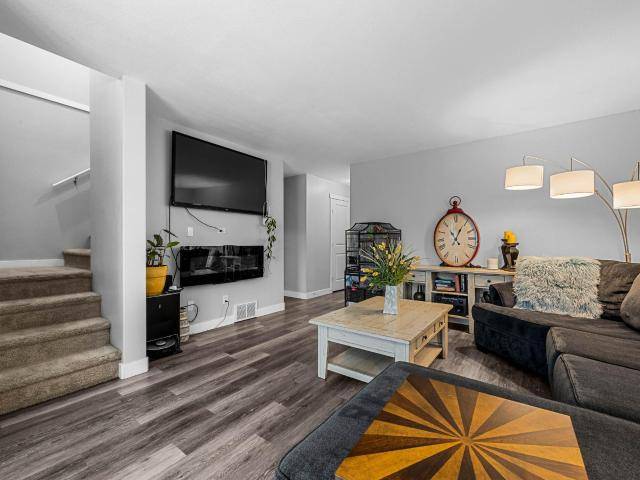 Kamloops, BC V2B 0A9,14 930 STAGECOACH DRIVE