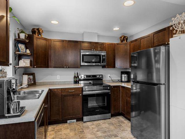 Kamloops, BC V2B 0A9,14 930 STAGECOACH DRIVE