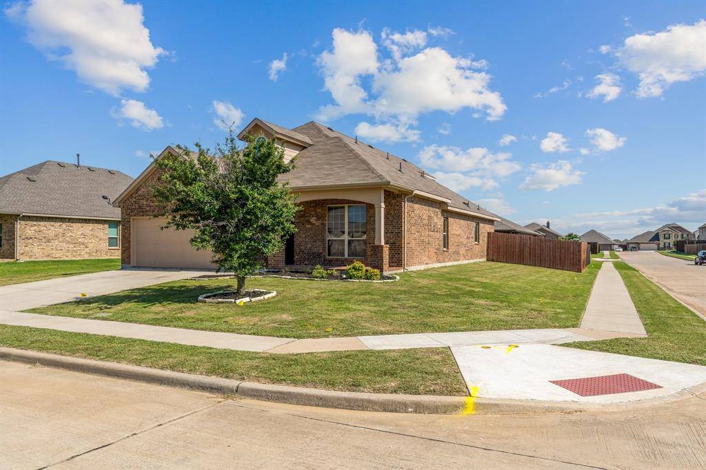 Krum, TX 76249,5200 Meadow Lane