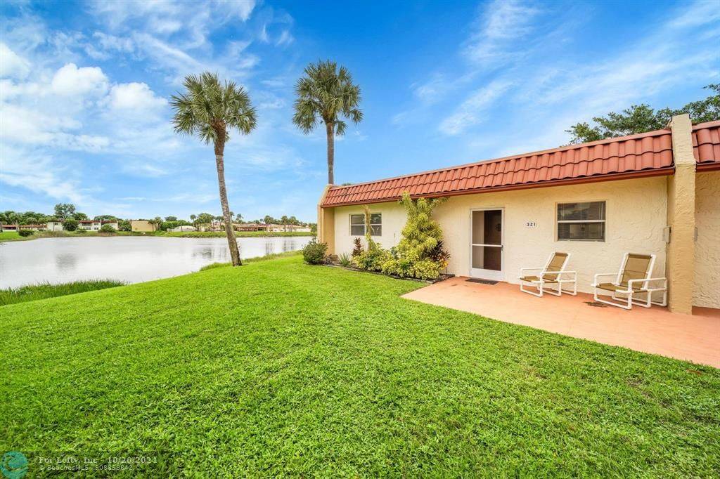 West Palm Beach, FL 33411,321 Lake Frances Dr  #321