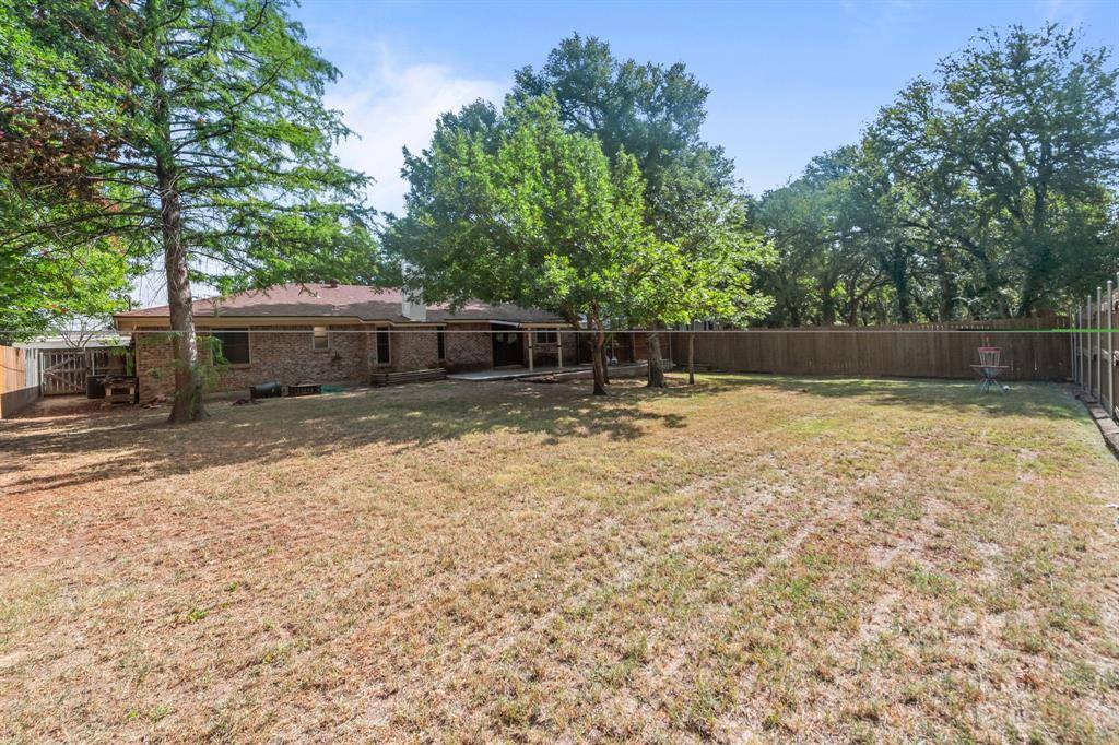 Bedford, TX 76022,1516 Circle Lane