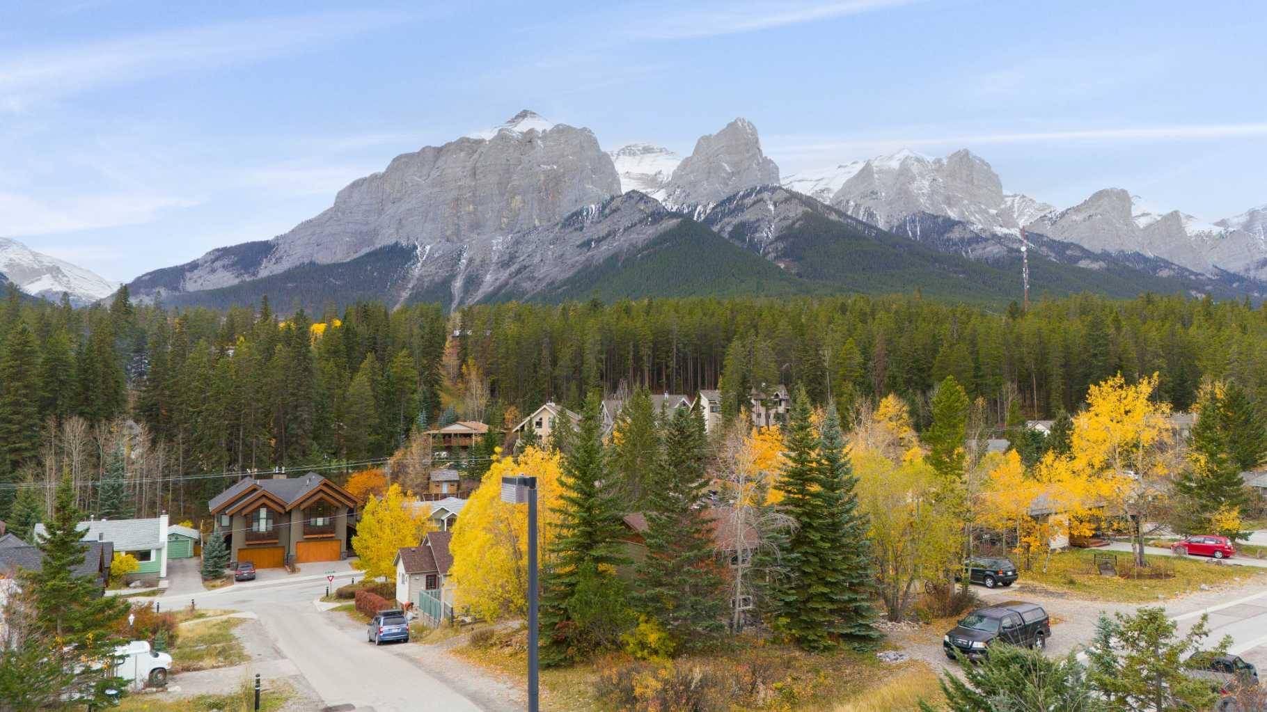 Canmore, AB T1W2N1,9 Macdonald PL