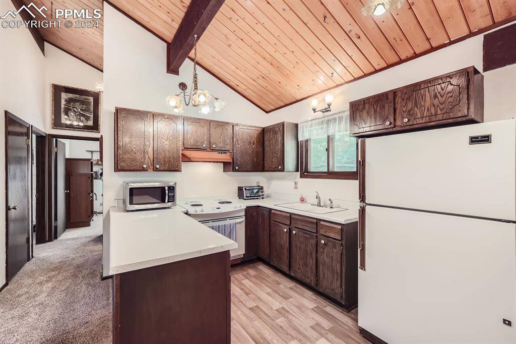 Green Mountain Falls, CO 80819,6870 Colorado ST