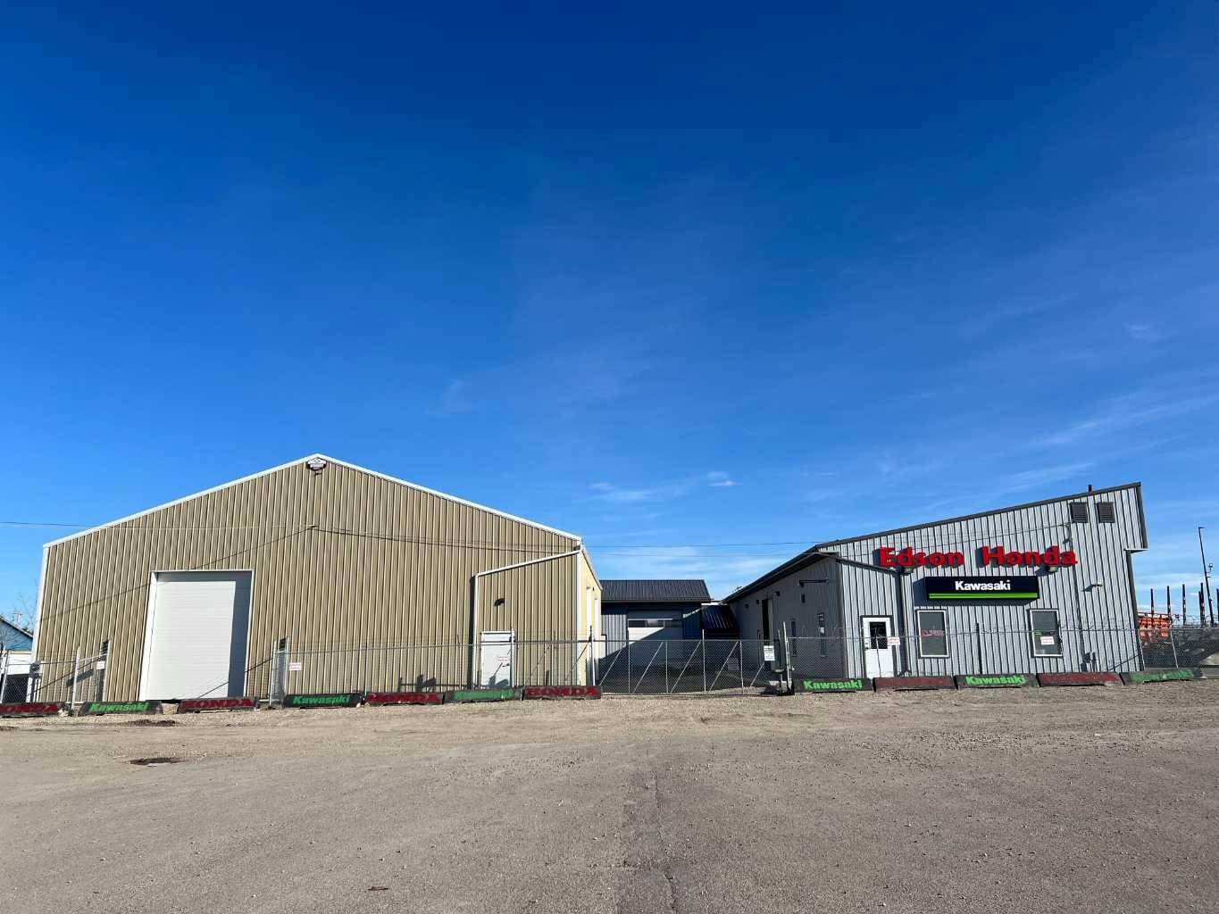 Edson, AB T7E 1L6,227 57 ST