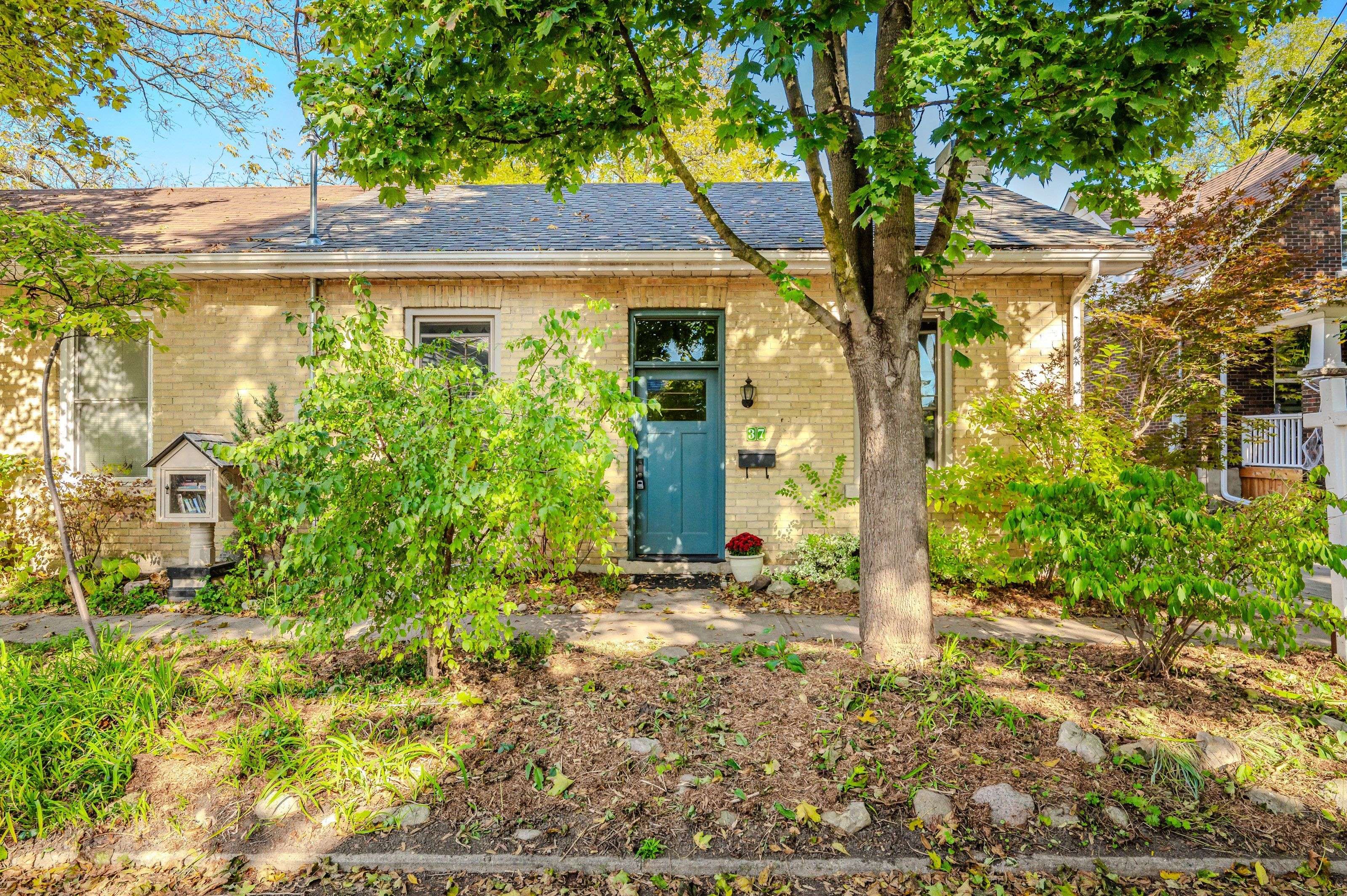 Guelph, ON N1H 5N3,37 Southampton ST