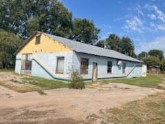 Lindsay, OK 73052,104 W Comanche Street