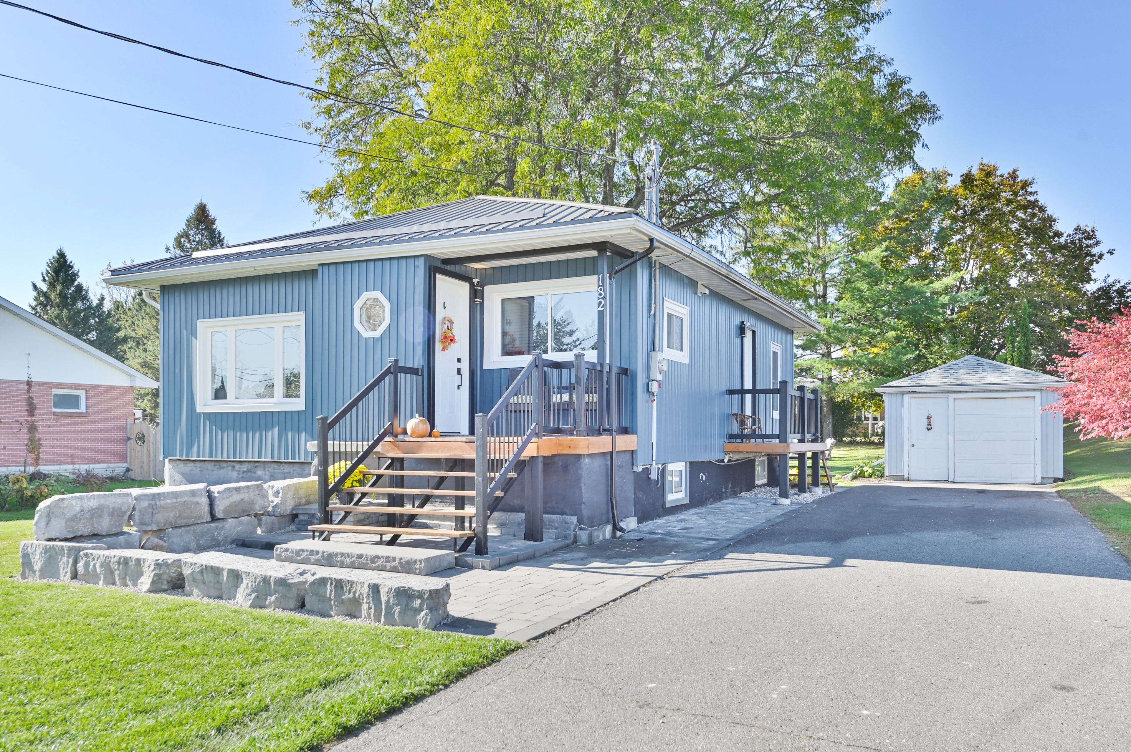 Stirling-rawdon, ON K0K 3E0,182 Henry ST