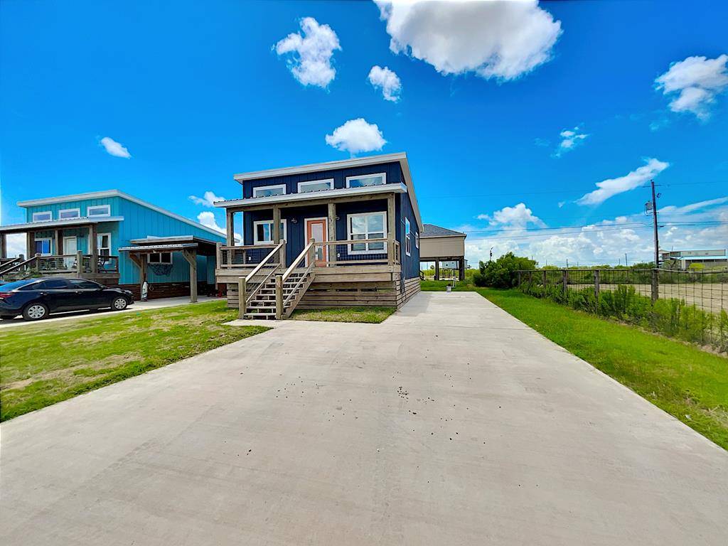 Rockport, TX 78382,414 FOREST OAK LN