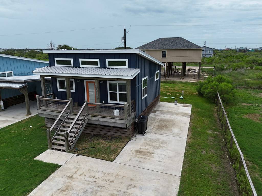 Rockport, TX 78382,414 FOREST OAK LN