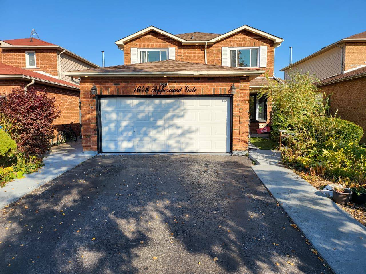 Pickering, ON L1X 2K3,1648 Pepperwood Gate