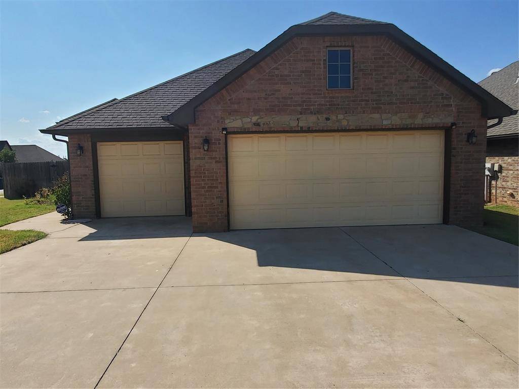 Edmond, OK 73012,18201 Bridlington Drive