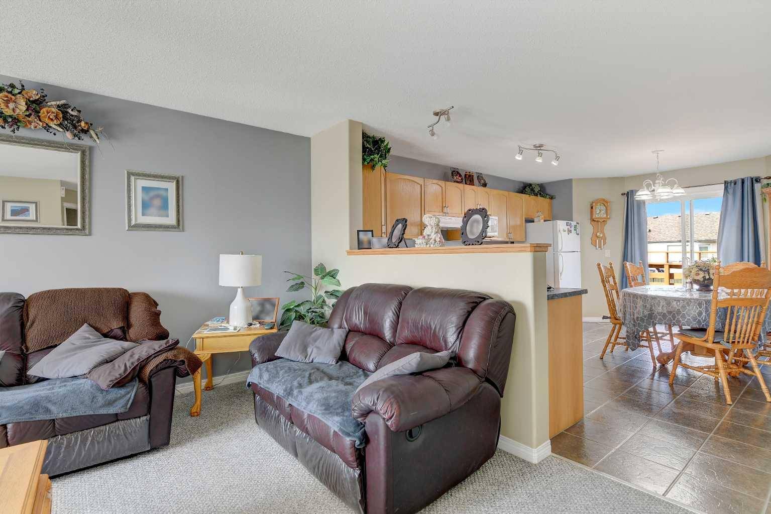 Grande Prairie, AB T8V 8J2,12318 107 ST