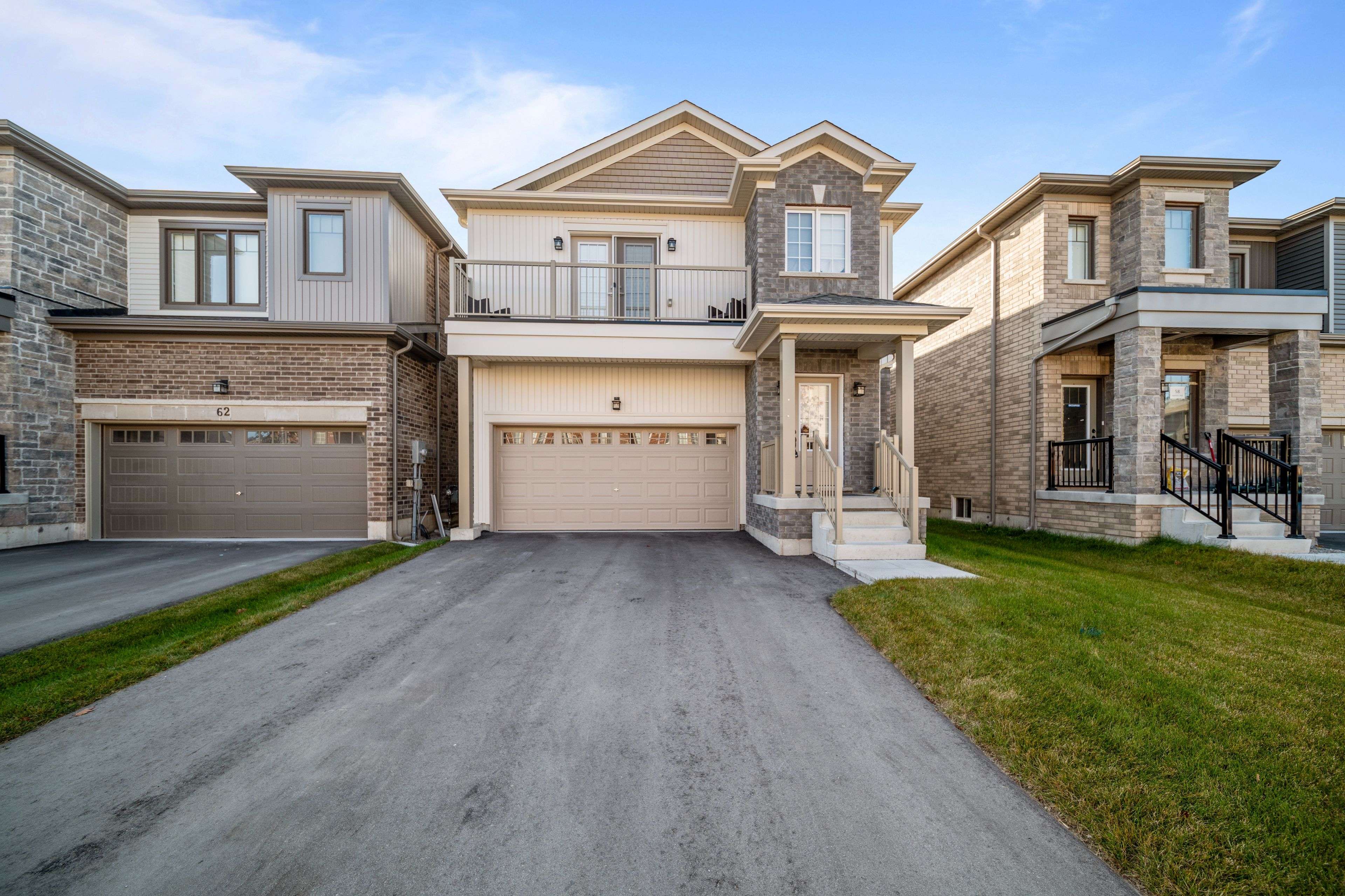 Barrie, ON L9J 0T3,60 Harvest CRES