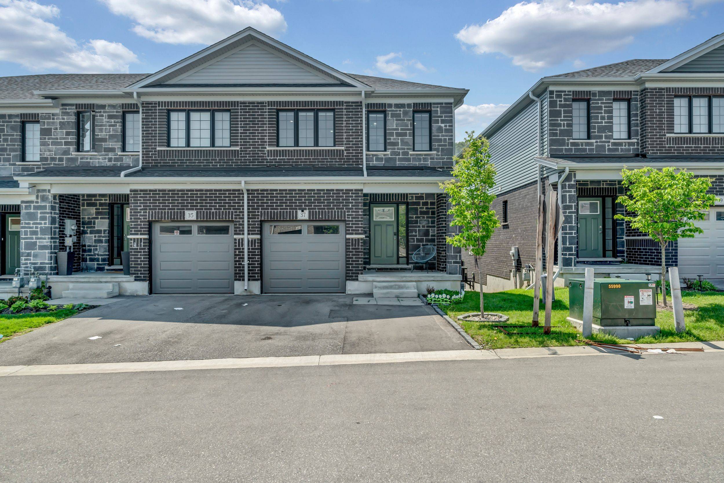 Waterloo, ON N2R 0P8,37 Woodedge CIR