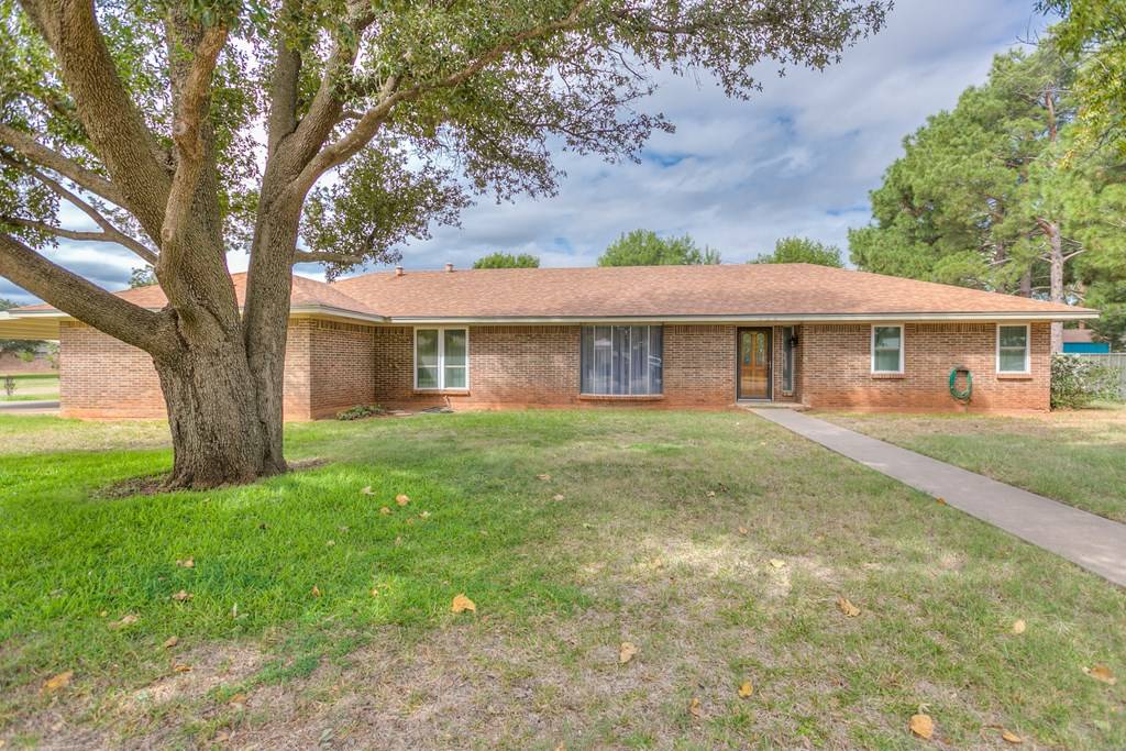 Bronte, TX 76933,324 Cumbie St