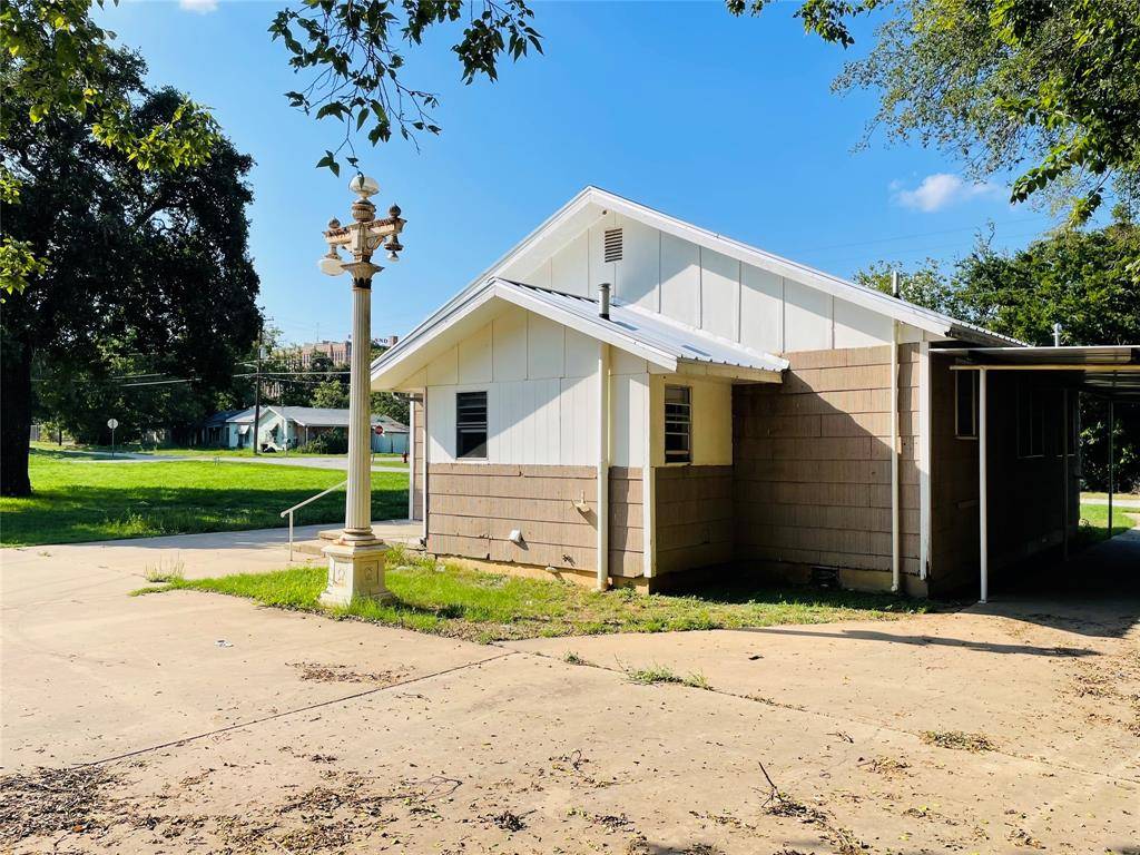 Eastland, TX 76448,303 E Olive Street