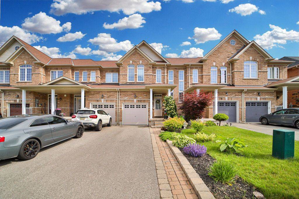 Bradford West Gwillimbury, ON L3Z 0P1,73 Luisa ST