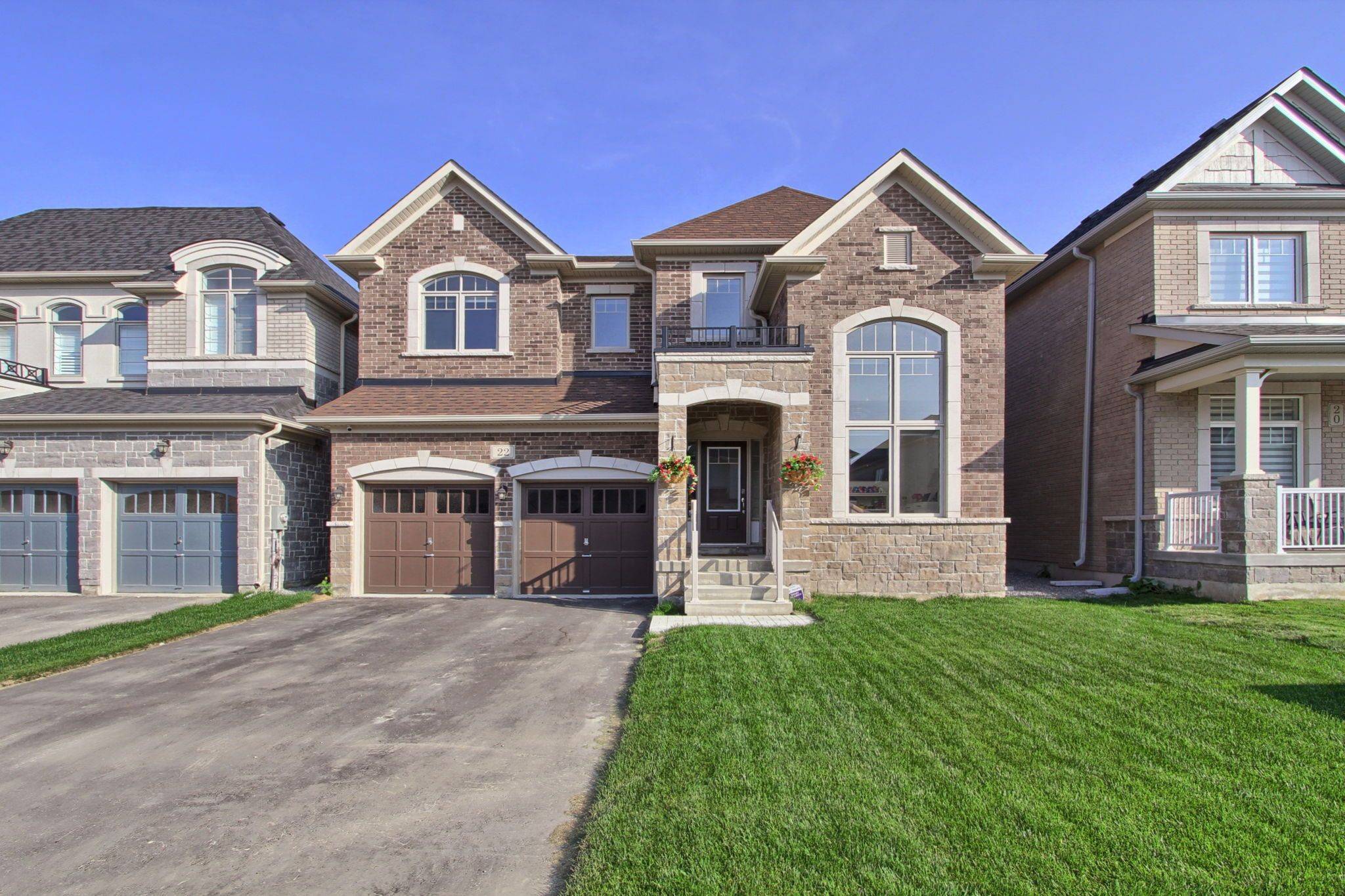 East Gwillimbury, ON L9N 0T7,22 Kenneth Ross BND