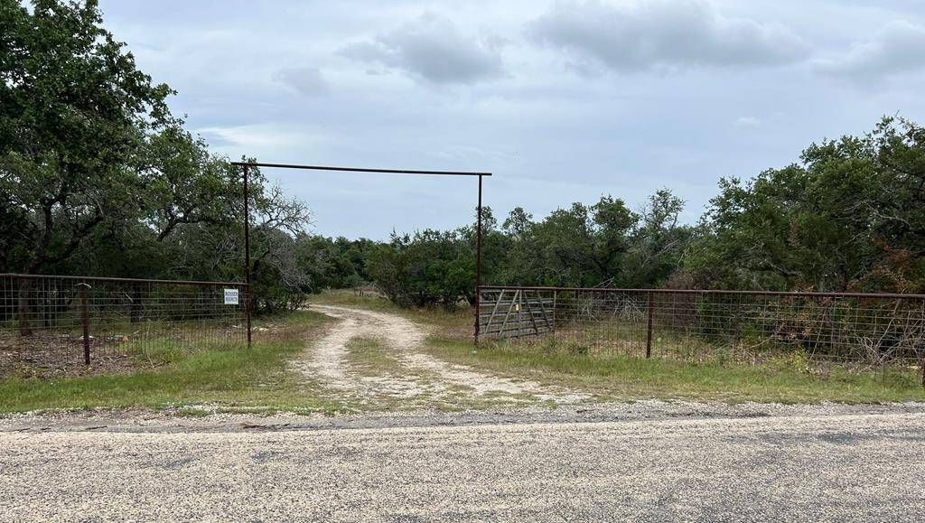 Fredericksburg, TX 78624,1984 -- North Grape Creek Rd