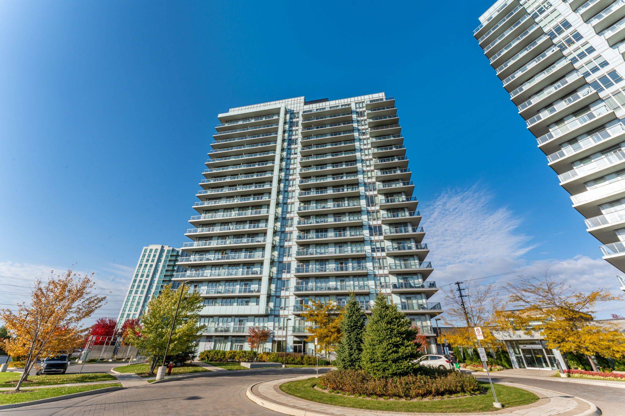 Mississauga, ON L5M 0Y6,4633 Glen Erin DR #402