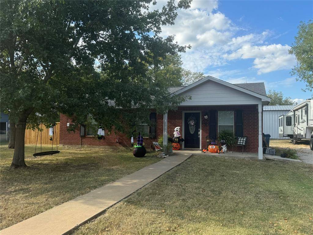 Dawson, TX 76639,105 N 6th Street E