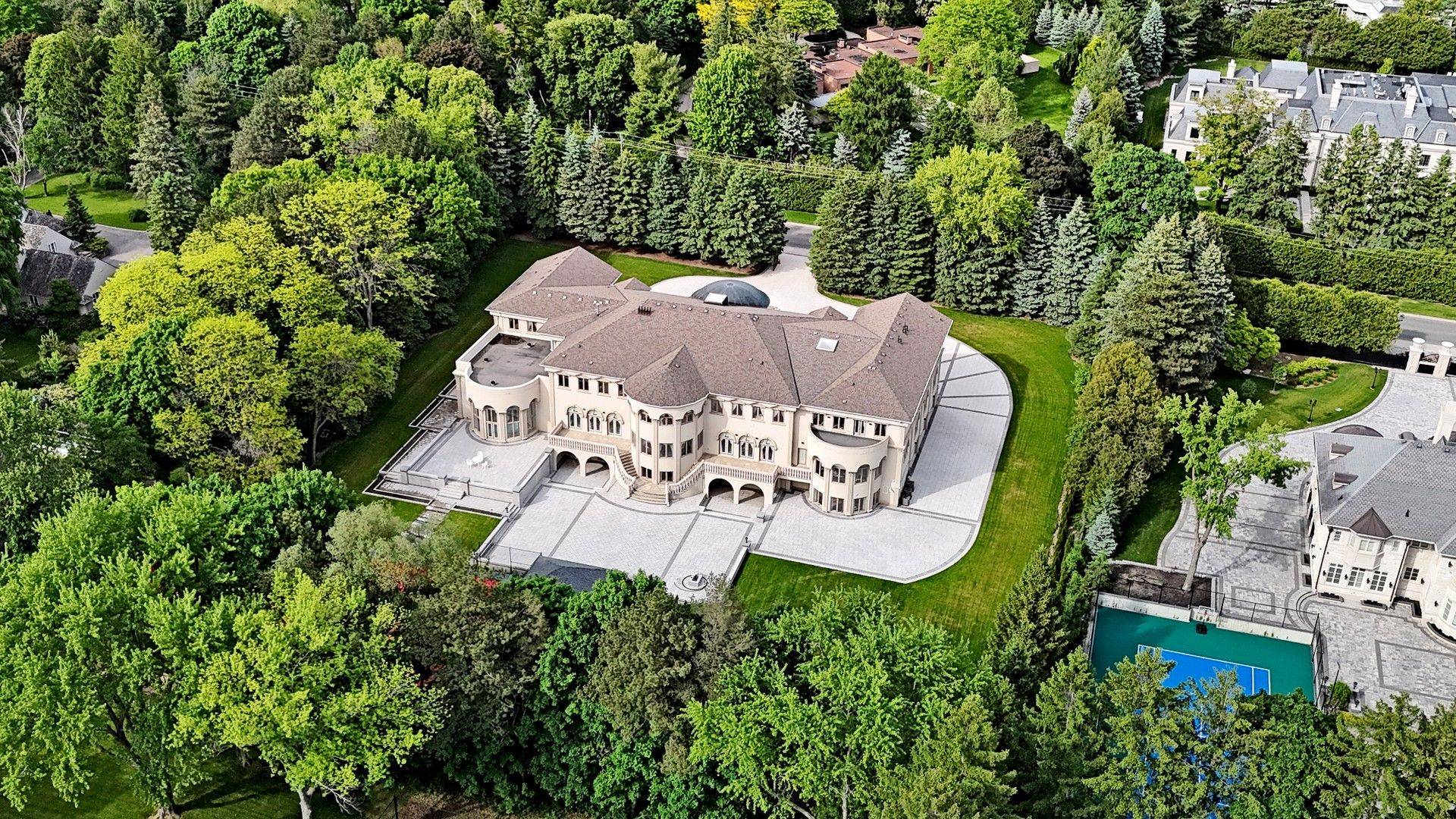 Toronto C12, ON M3B 2A4,6 High Point RD