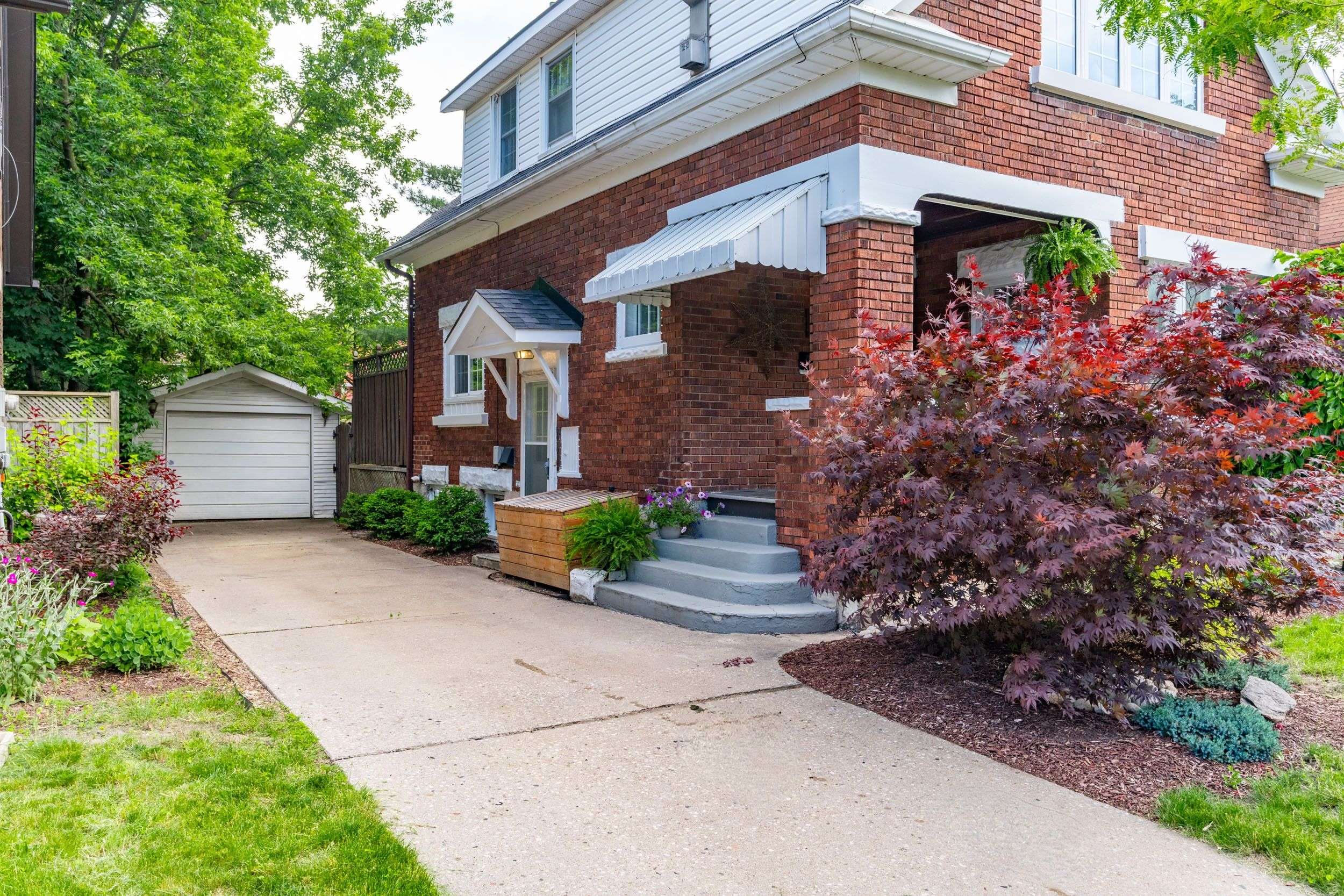 Kitchener, ON N2M 3B5,14 Highland RD W