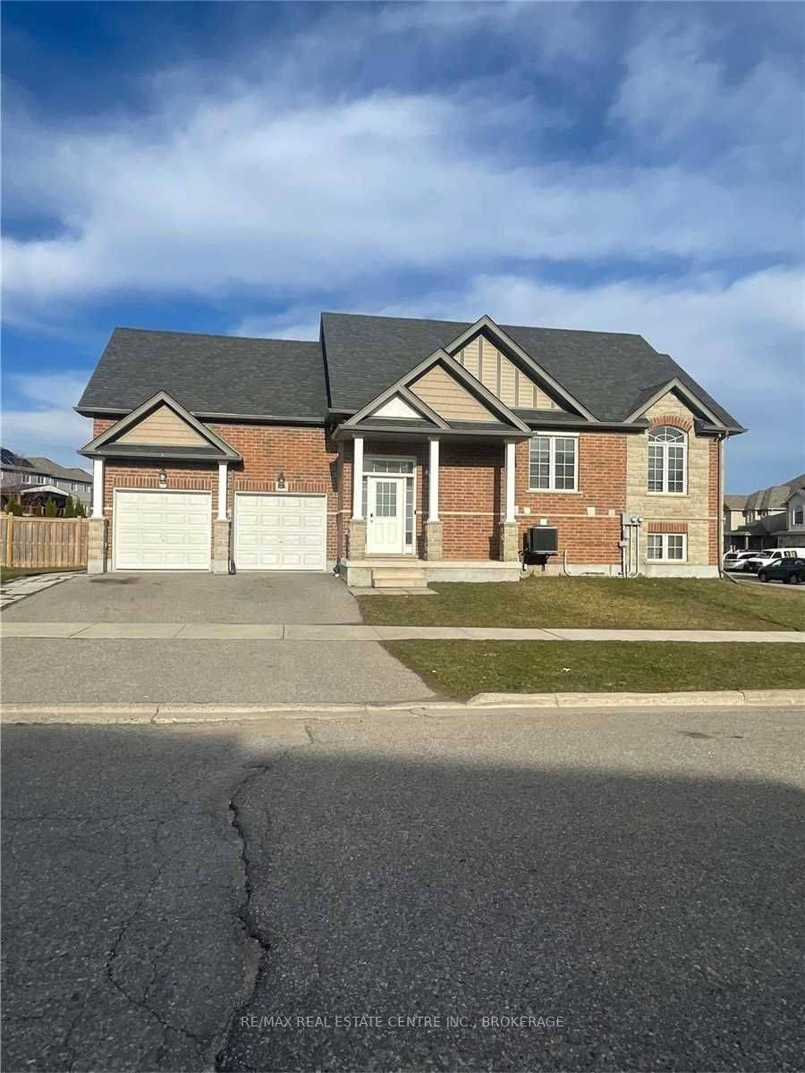 Kitchener, ON N2R 1Y5,196 Woodbine AVE