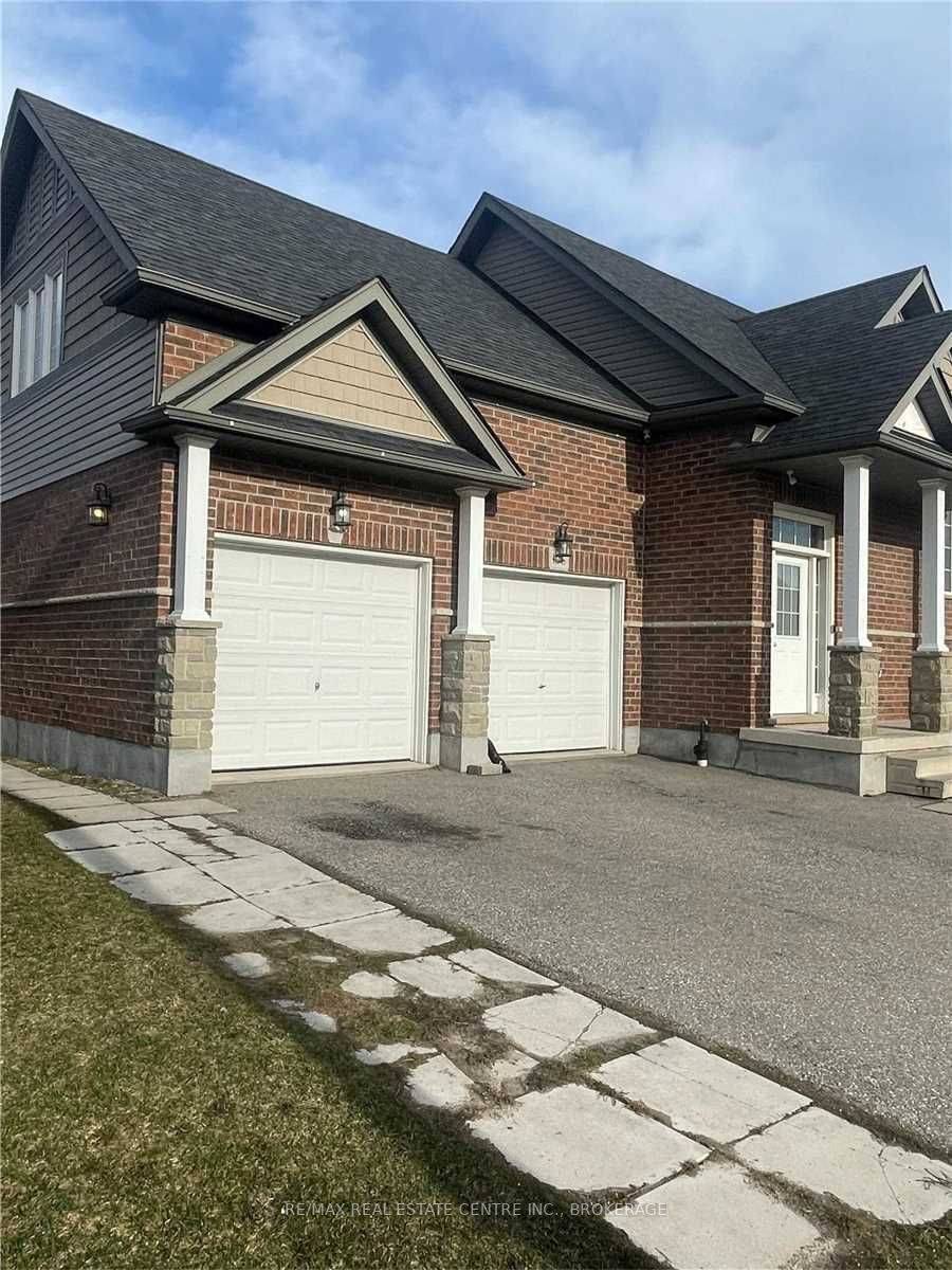 Kitchener, ON N2R 1Y5,196 Woodbine AVE