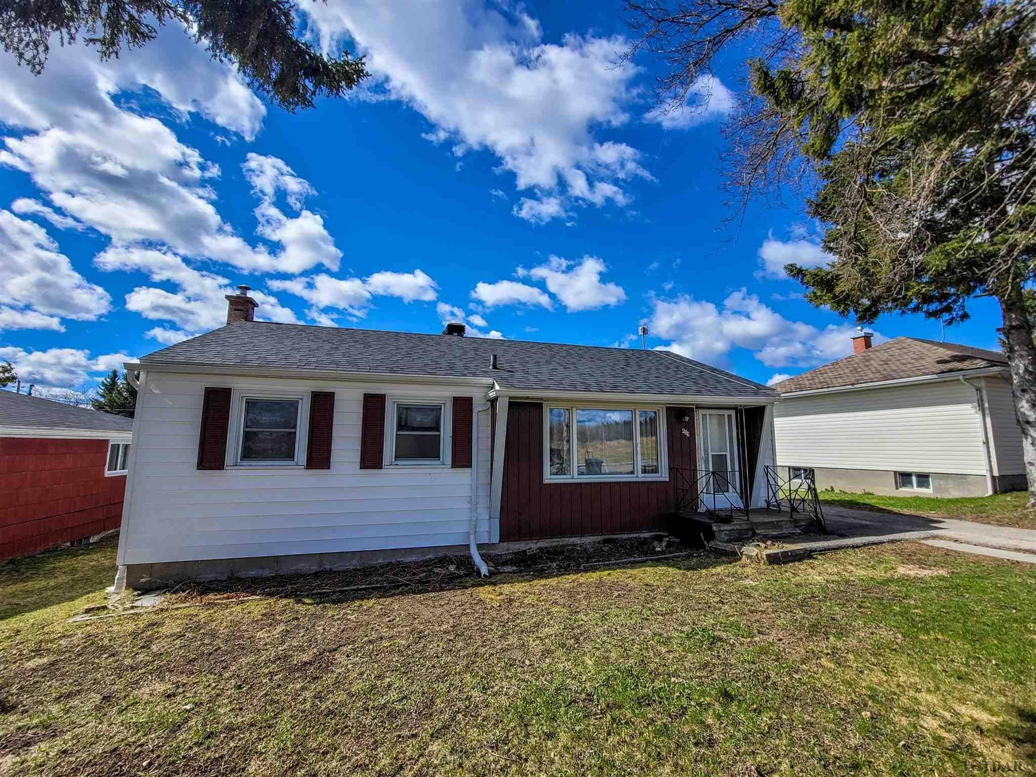 Iroquois Falls, ON P0K 1E0,409 Smith ST