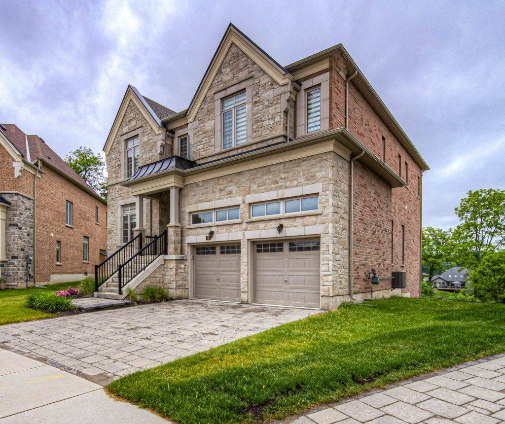 Kitchener, ON N2R 0M9,949 Pondcliffe CT