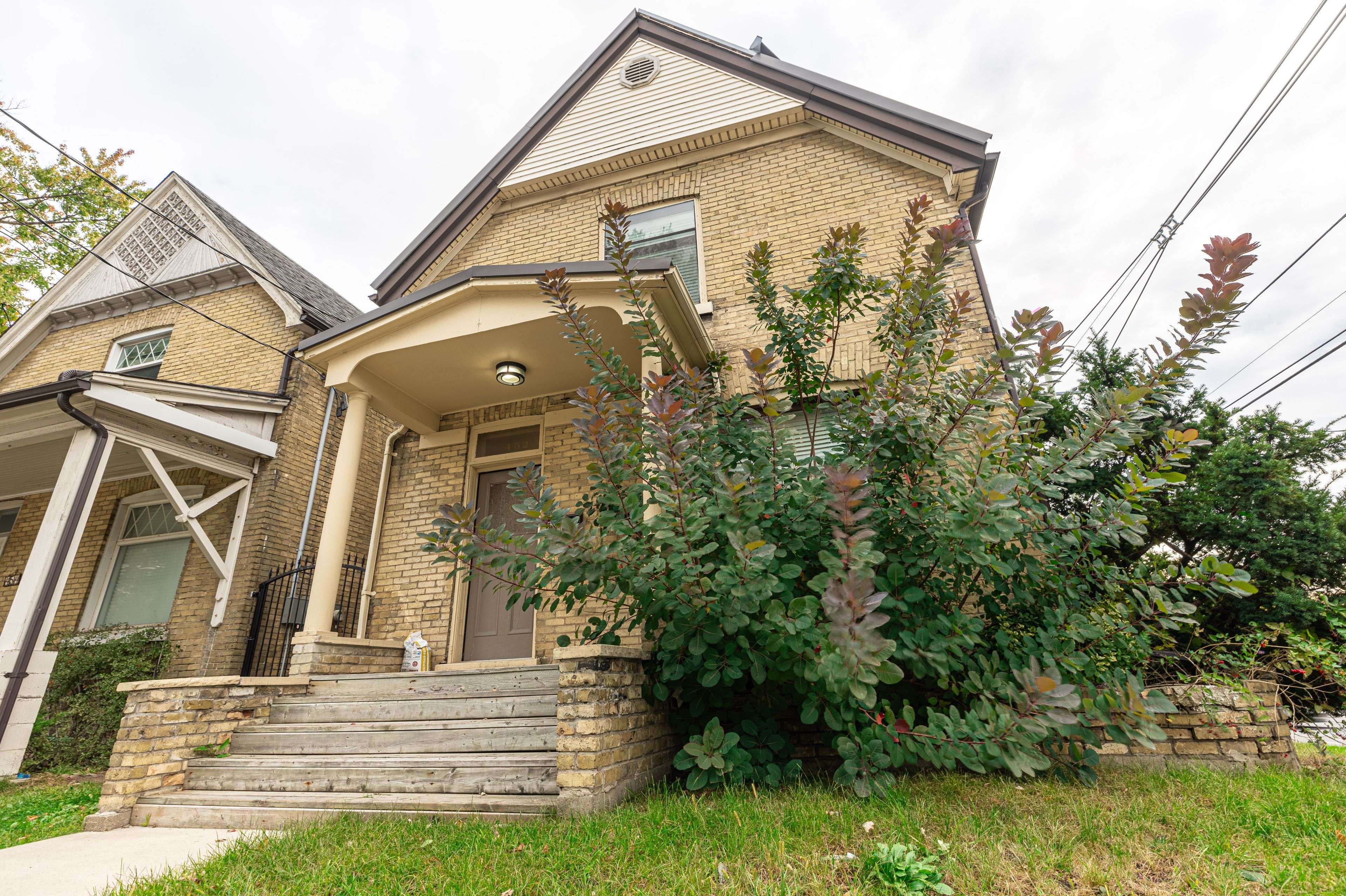 London, ON N6B 3H9,452 Adelaide ST N