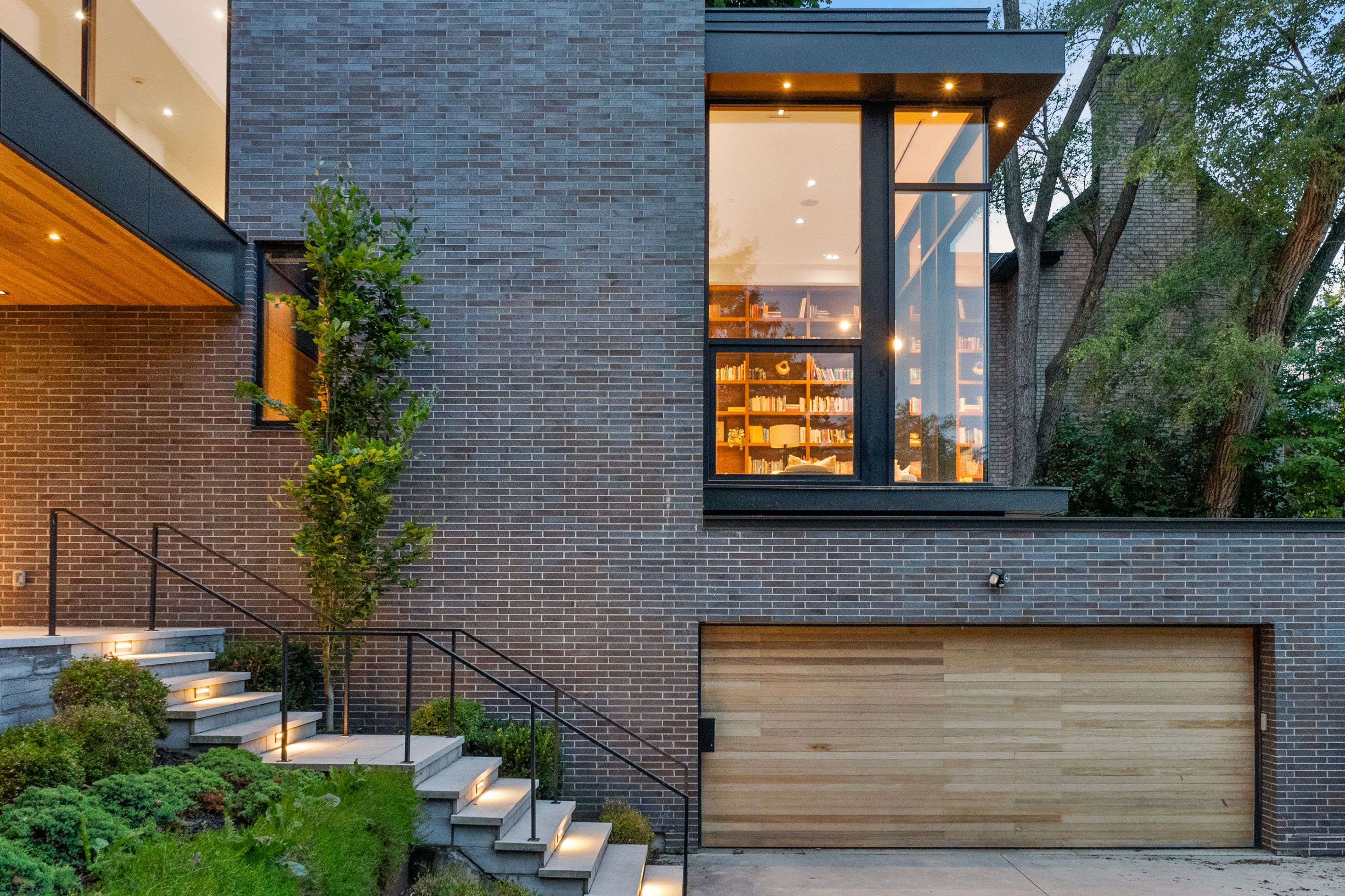 Toronto C12, ON M2L 2K7,123 Forest Heights BLVD