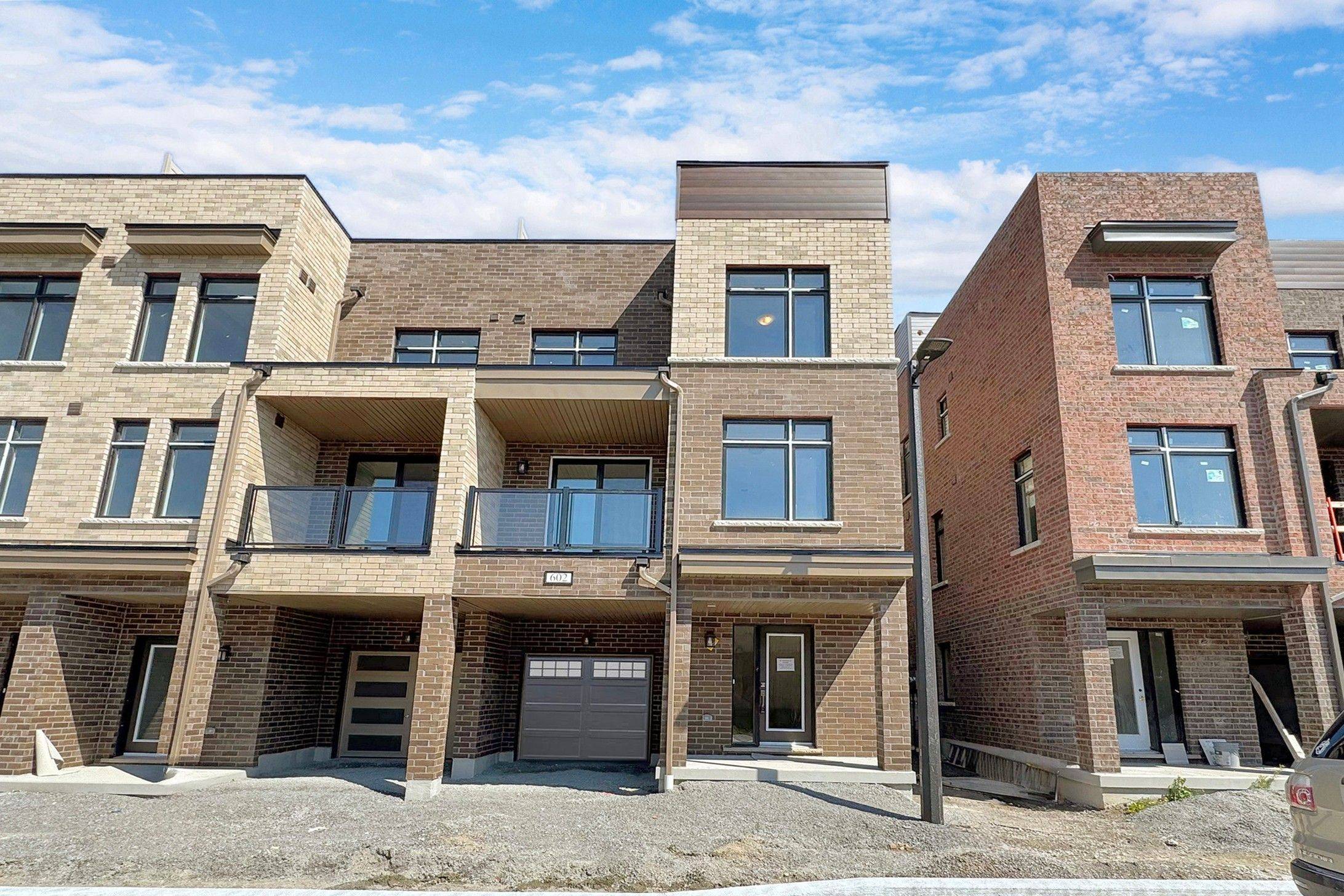 Durham, ON L1V 0H2,1865 Pickering Pkwy #602