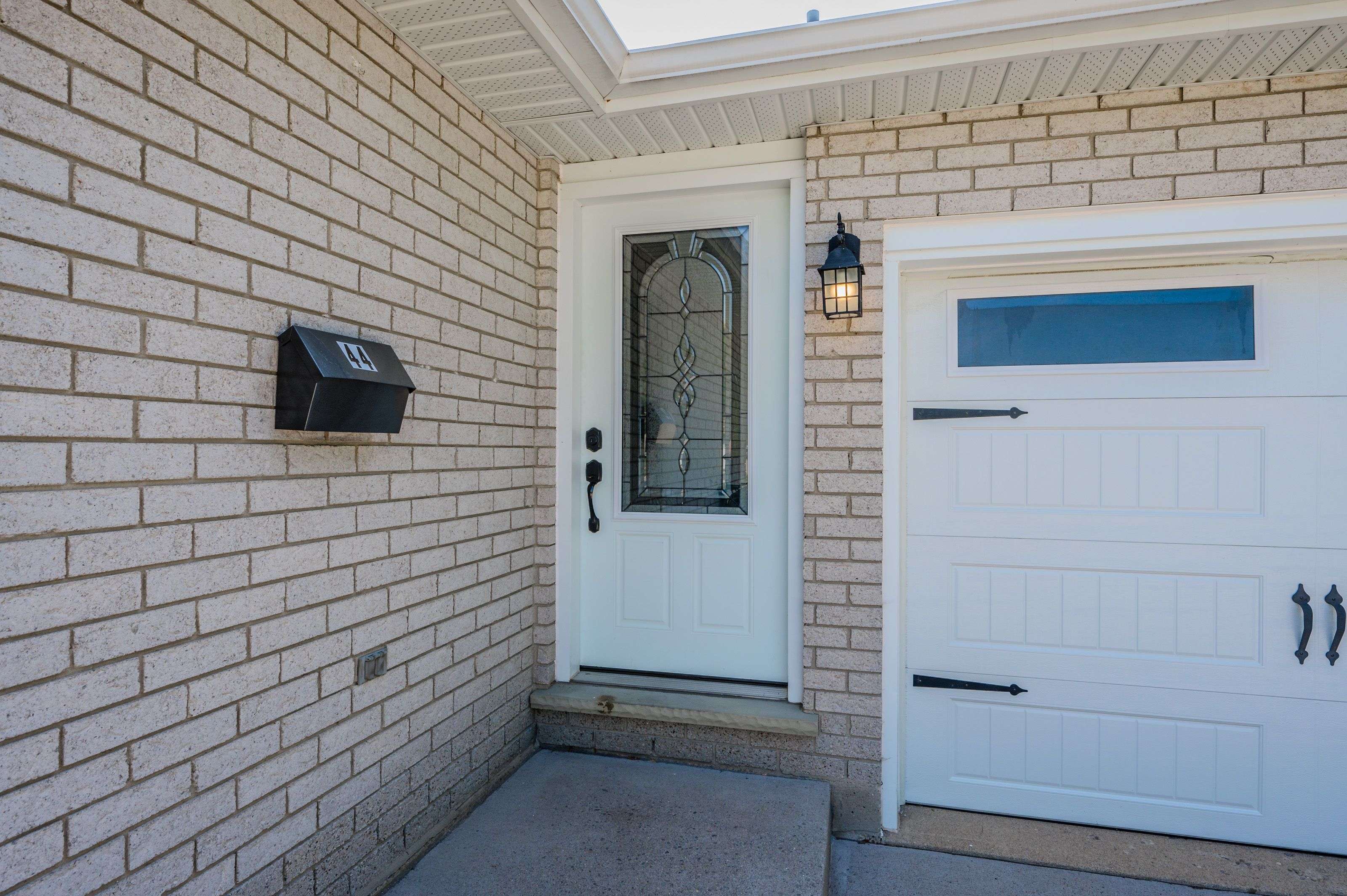 Kitchener, ON N2E 2P1,44 Warwick CT