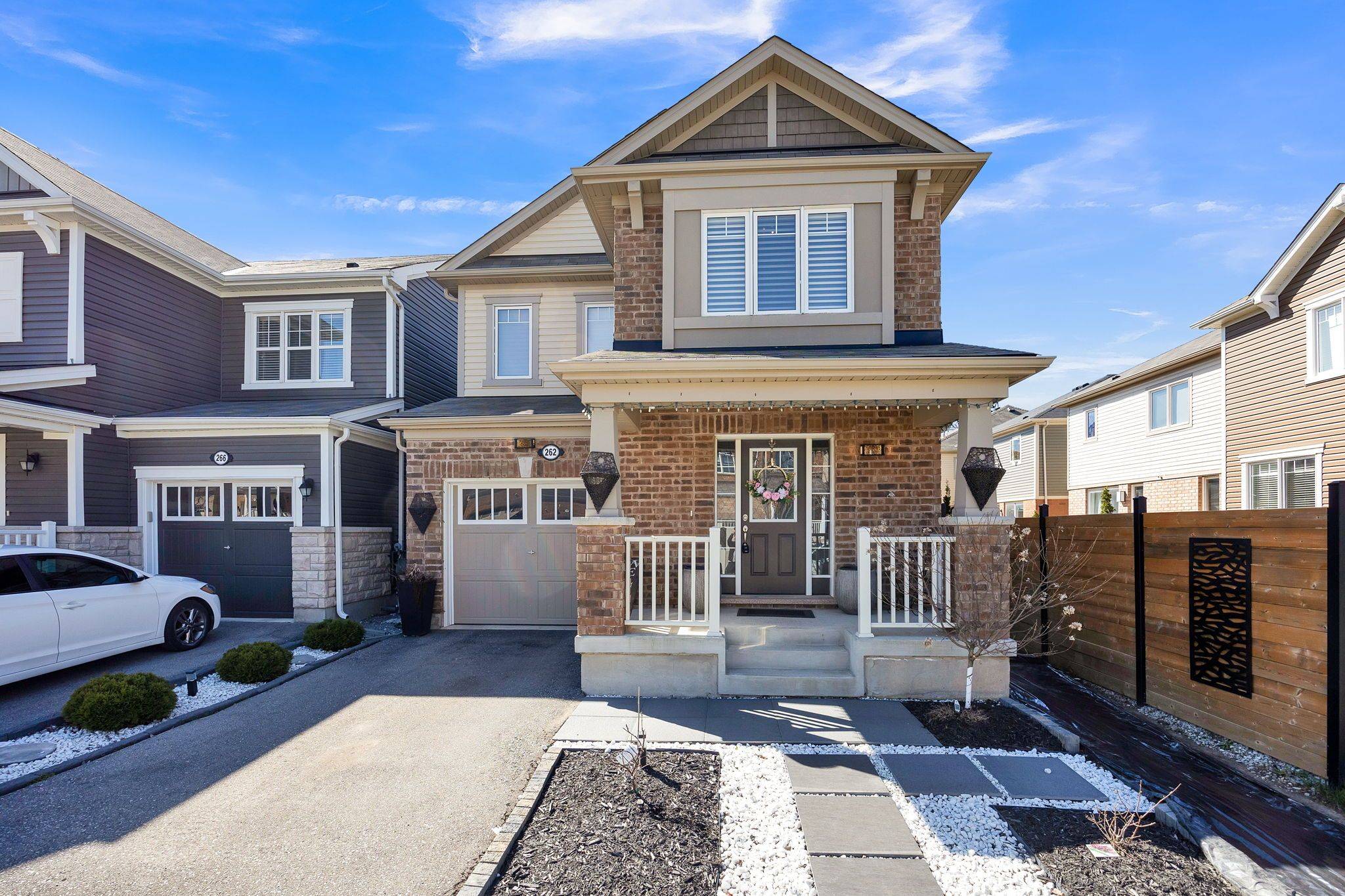 Kitchener, ON N2R 1R4,262 Grovehill CRES