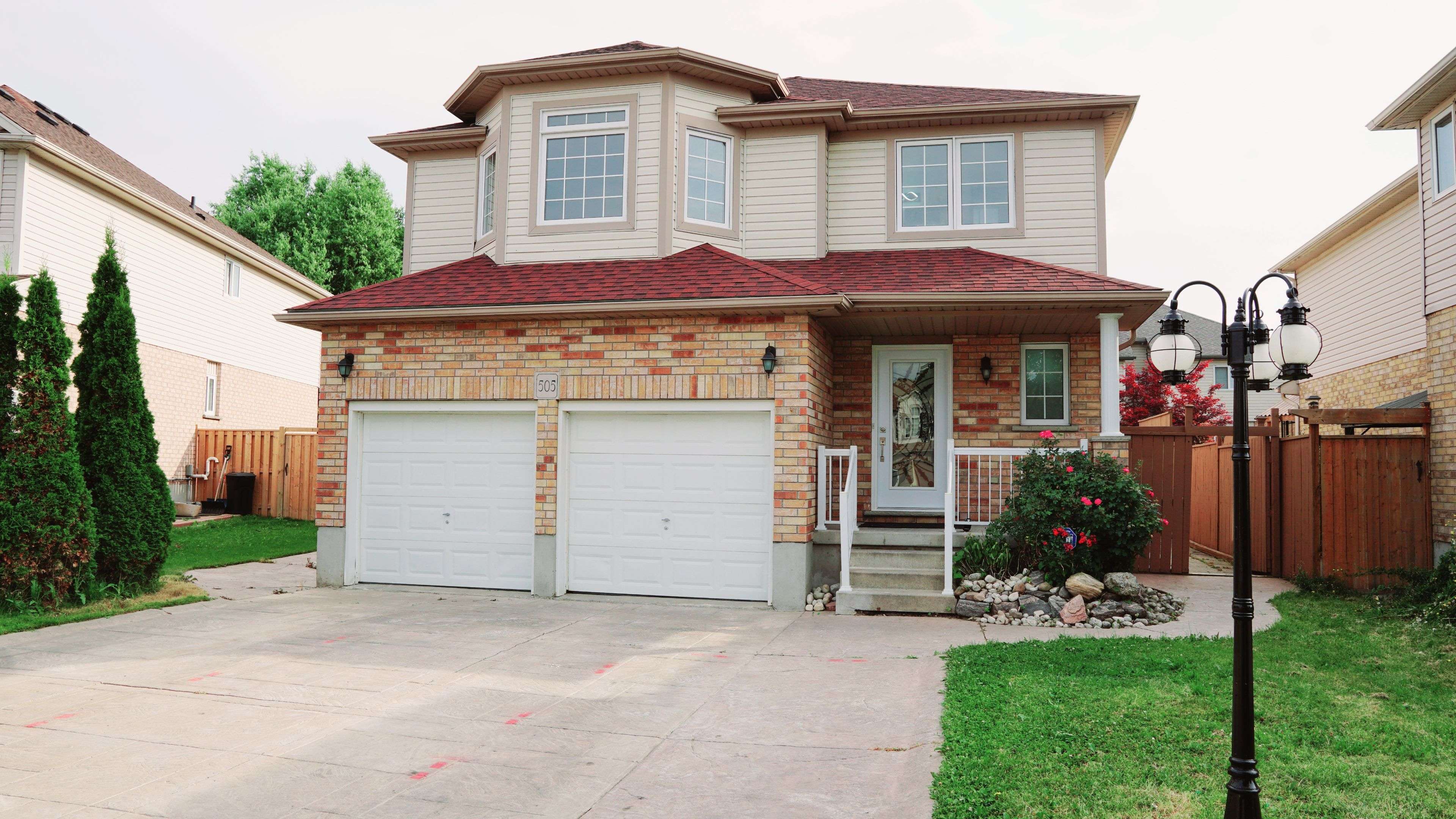 Kitchener, ON N2E 3V6,505 Bridlewreath CT