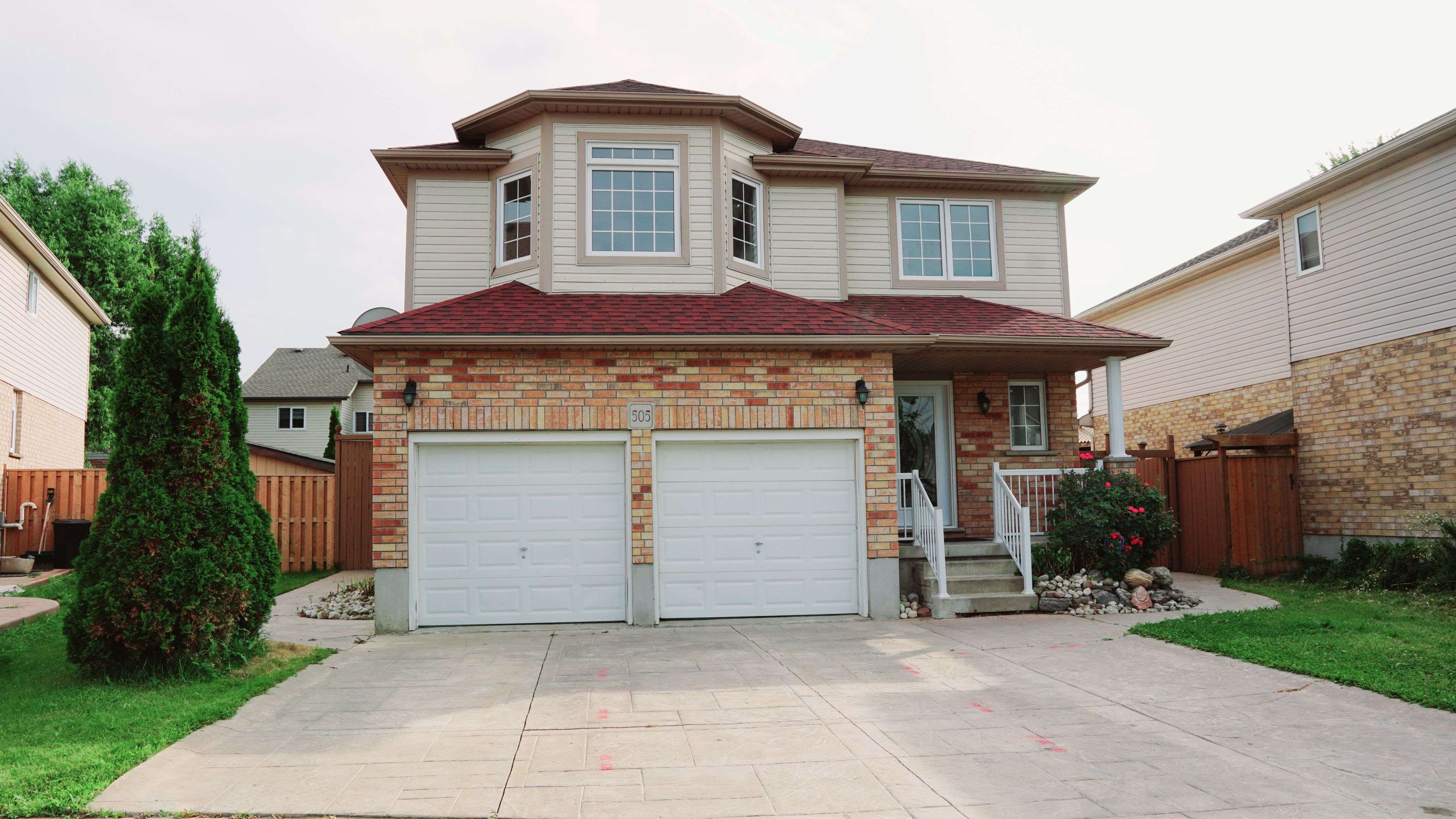 Kitchener, ON N2E 3V6,505 Bridlewreath CT