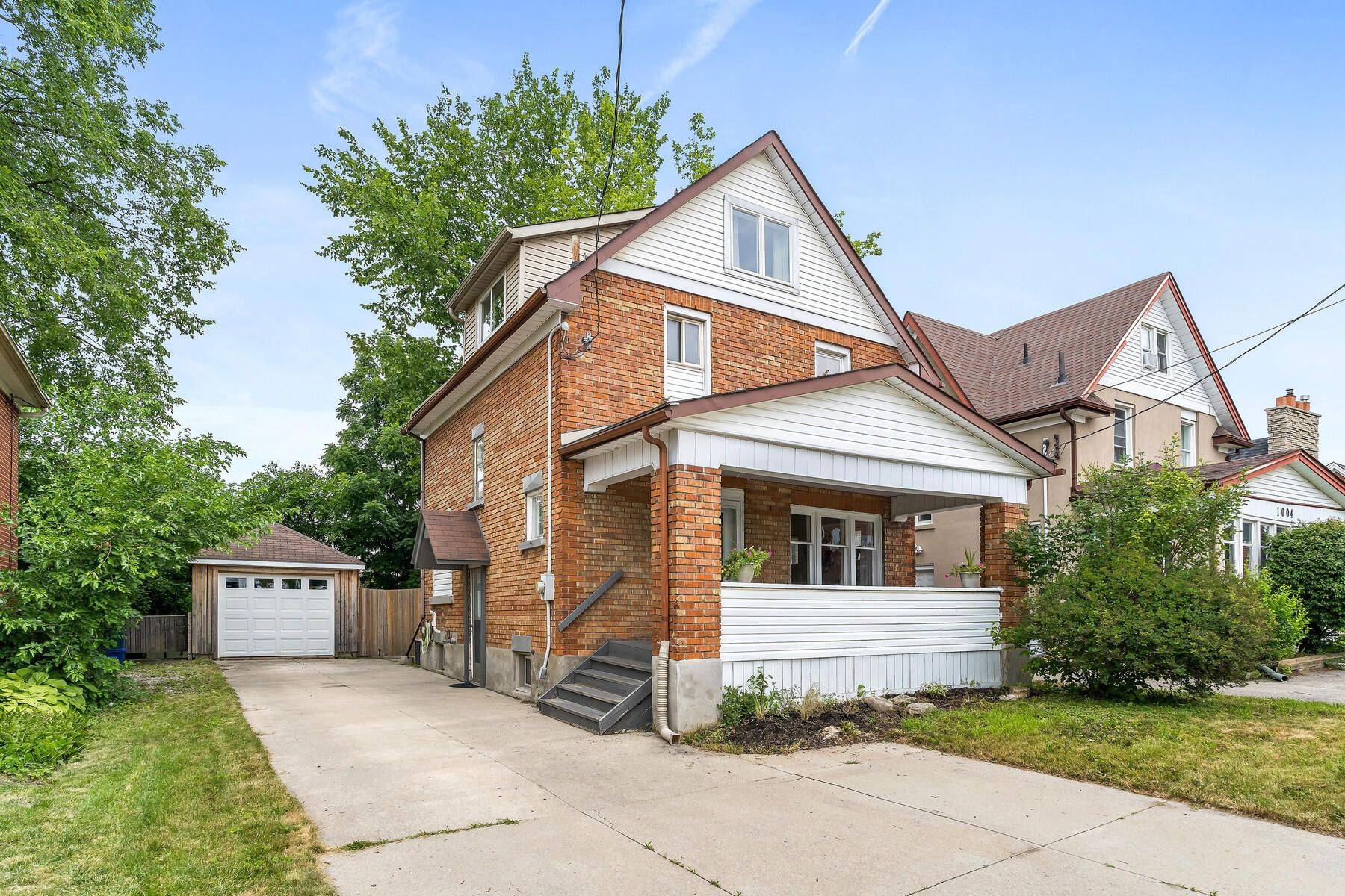 Kitchener, ON N2M 1B4,1006 Queens BLVD